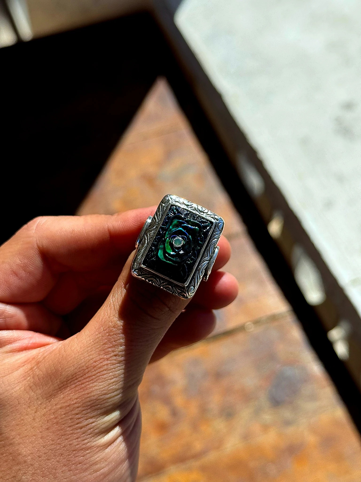 Oyma İşçilikli Siyah Opal Taşlı Dikdörtgen Model 925 Ayar Gümüş Yüzük