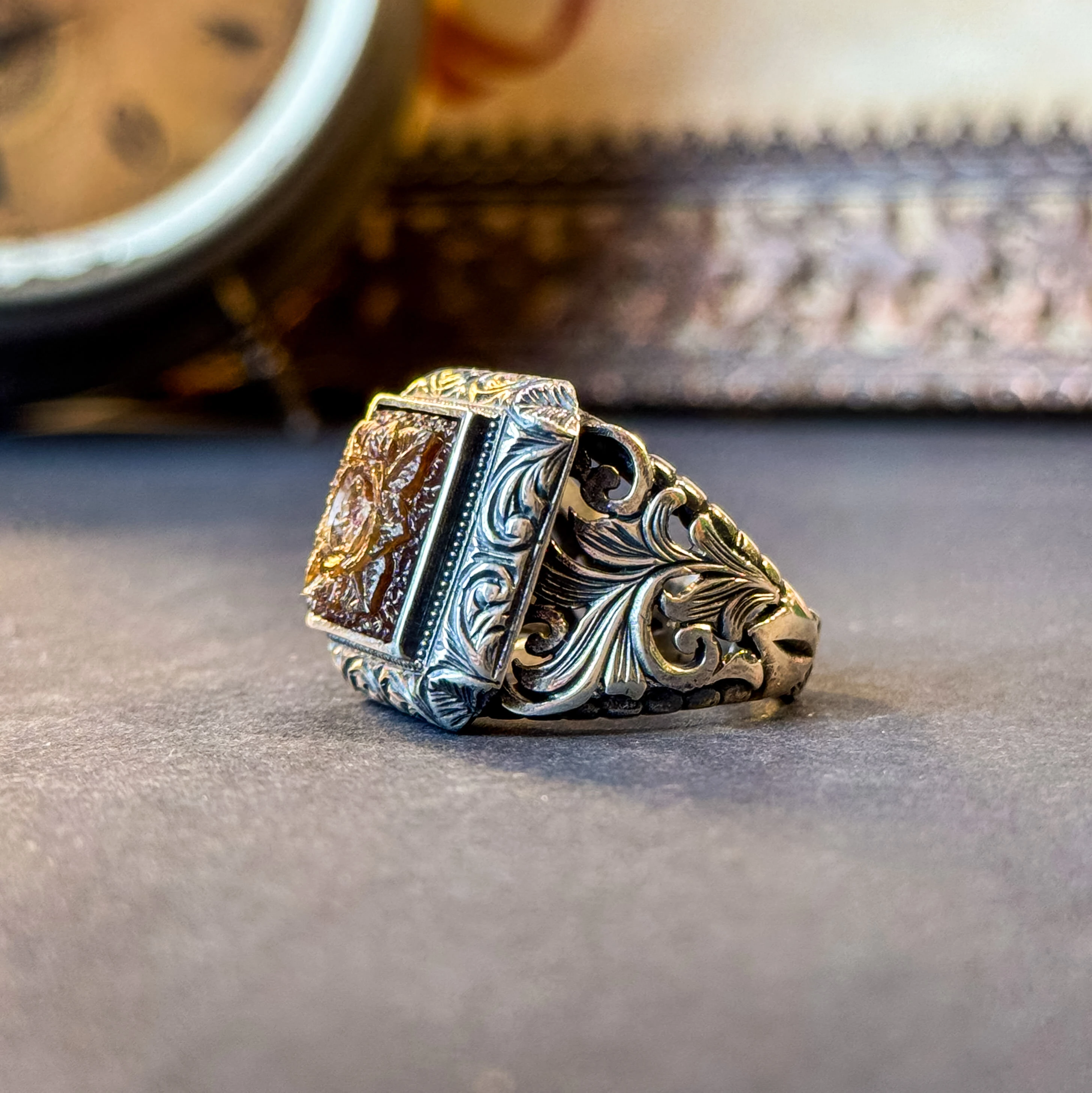 Oyma Nakkaş Taşlı 925 Kalem İşi Motifli Gümüş Yüzük