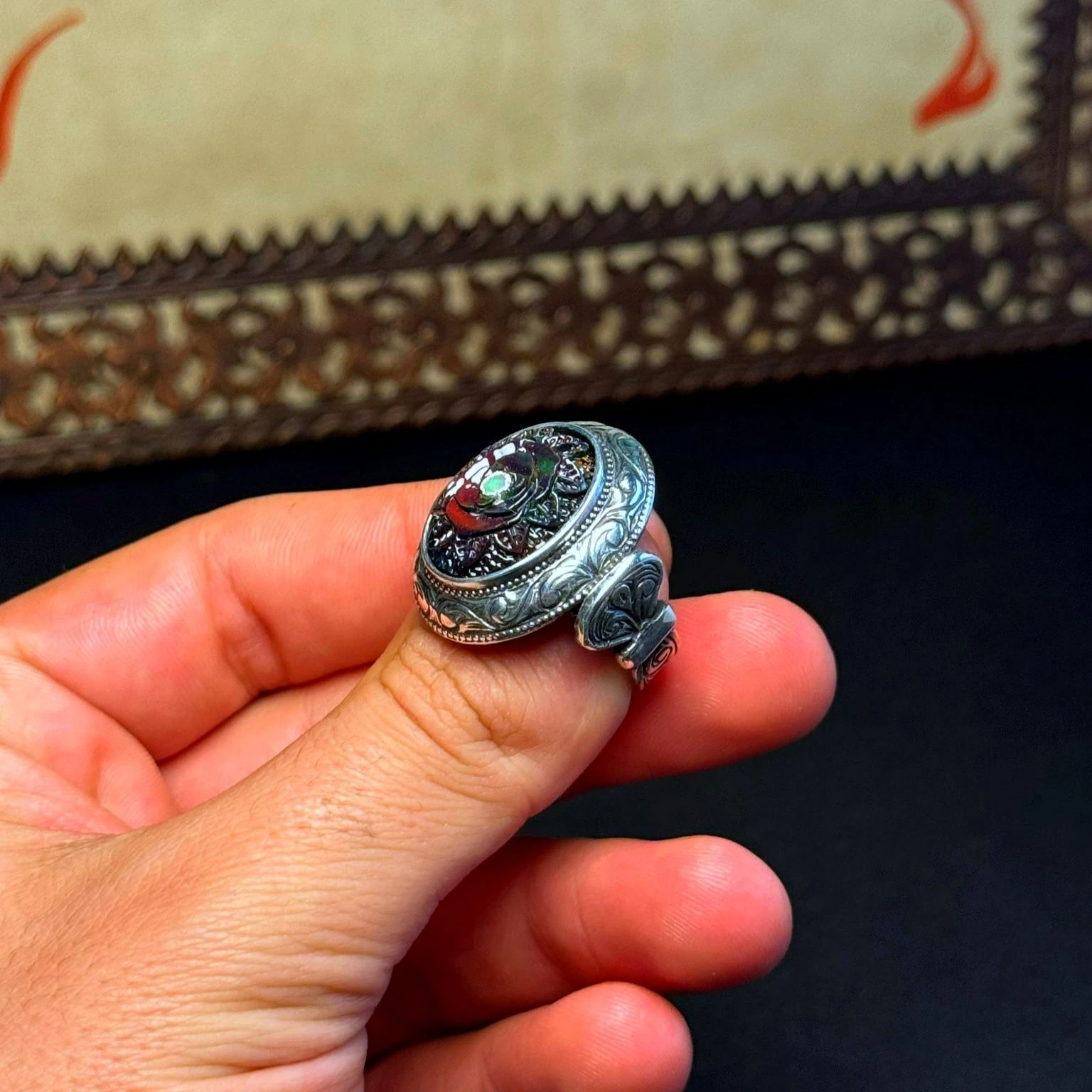 Nakkaş Oyma İşçilikli Opal Taşlı 925 Ayar Gümüş Yüzük