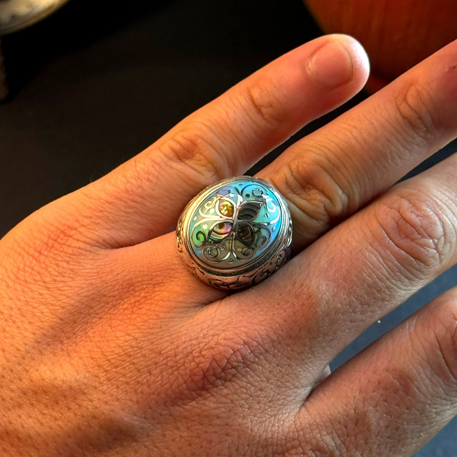 Abalon Sedef Kakma Telkari İşcilikli Beyaz Opal 925 Ayar Gümüş Yüzük