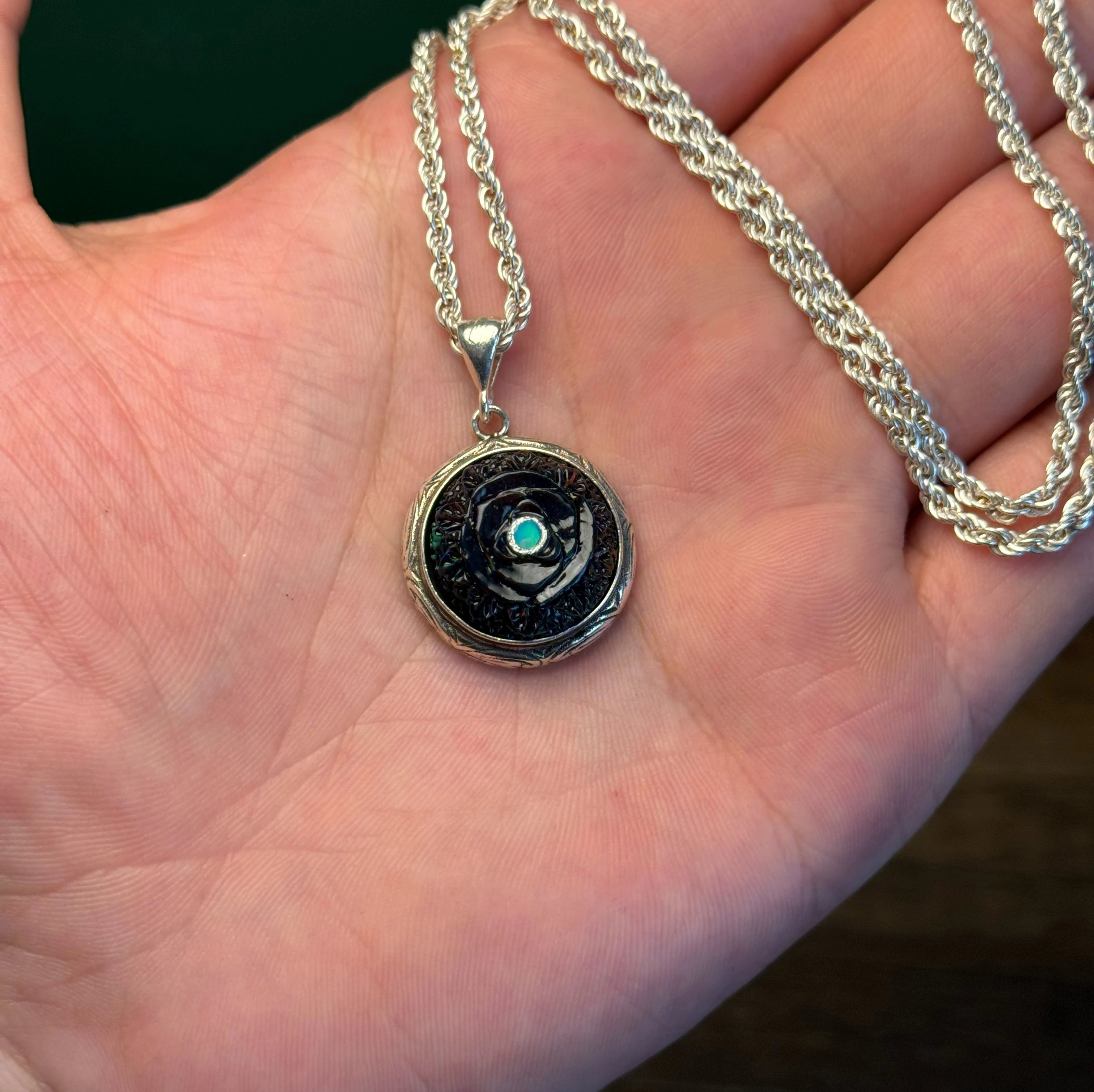 Siyah Opal & 925 Ayar Gümüş Oyma Nakkaş İşçiliği Kolyе