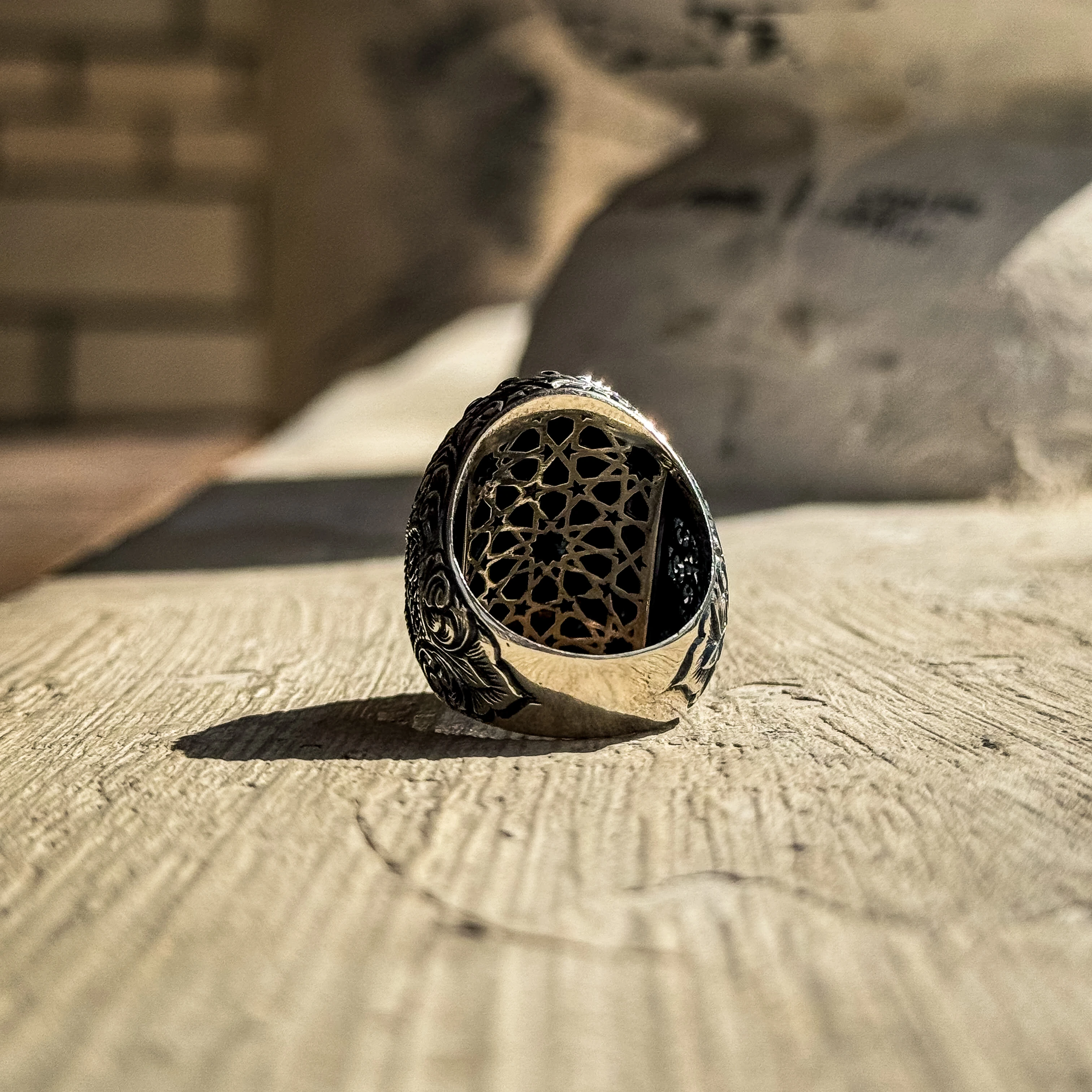 Kuka Taşı Oyma Gül Motifli Hiç Yazılı Telkari Gümüş Erkek Yüzük