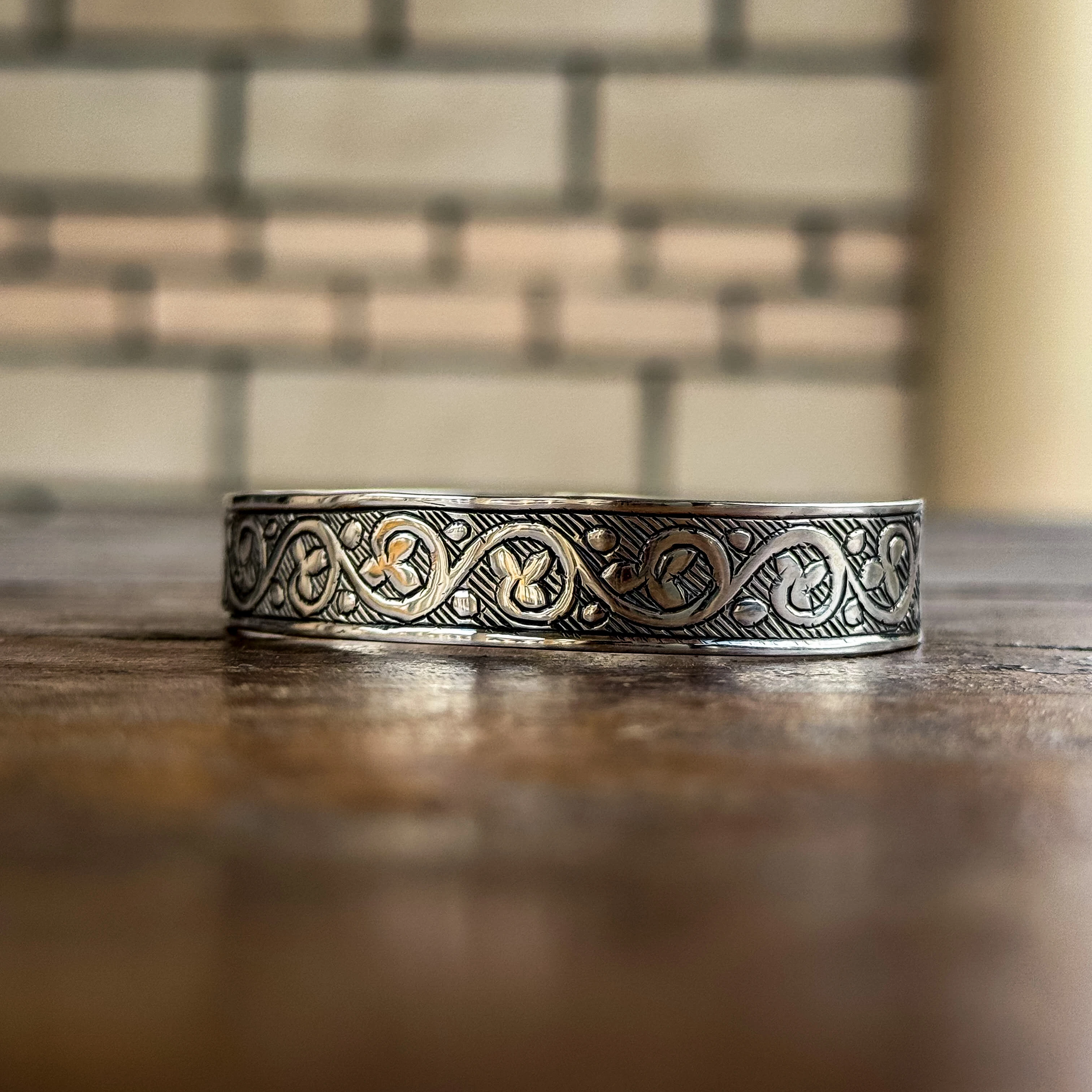 ''RÛMİ'' Kalem İşcilikli 925 Ayar Gümüş Bileklik