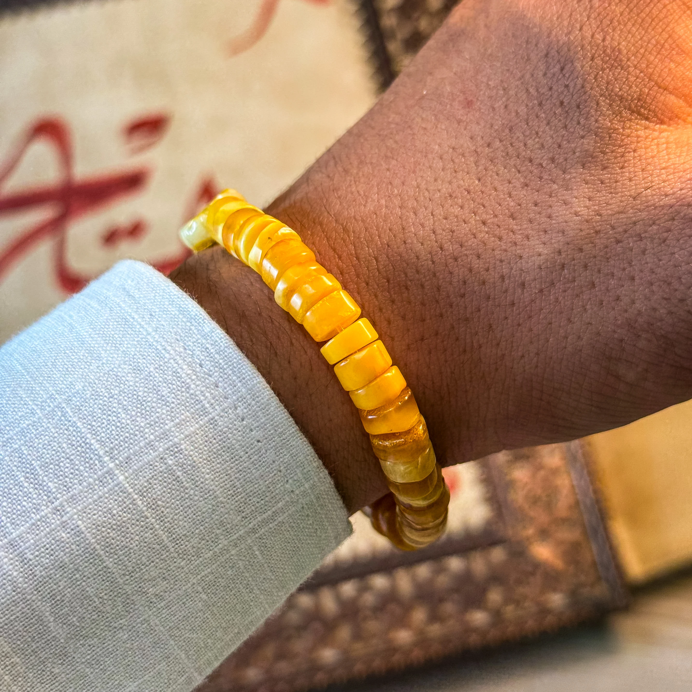 Oyma Nakkaş İşçilikli Doğal Damla Kehribar Bileklik