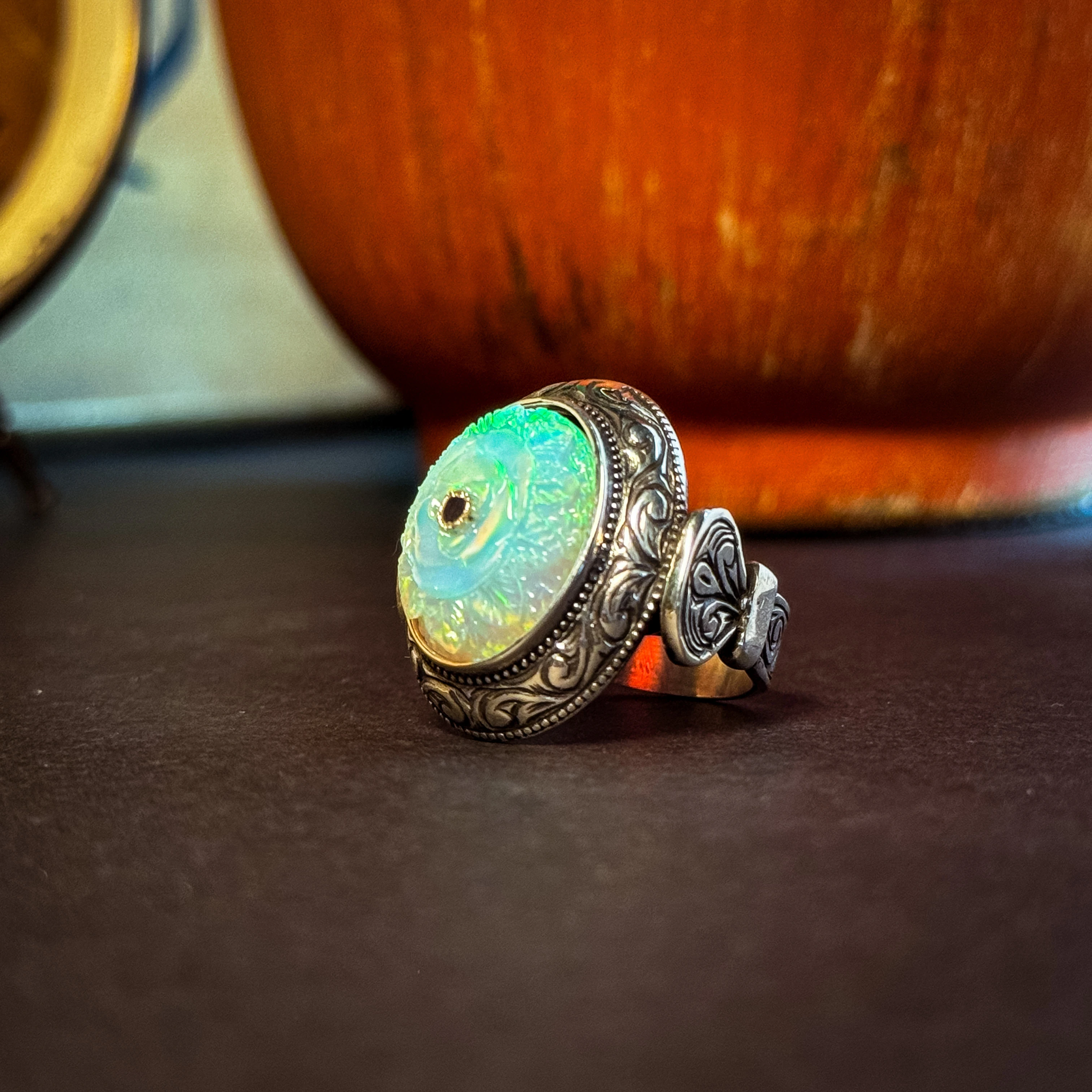 Nakkaş Oyma İşçilikli Opal Taşlı 925 Ayar Gümüş Yüzük