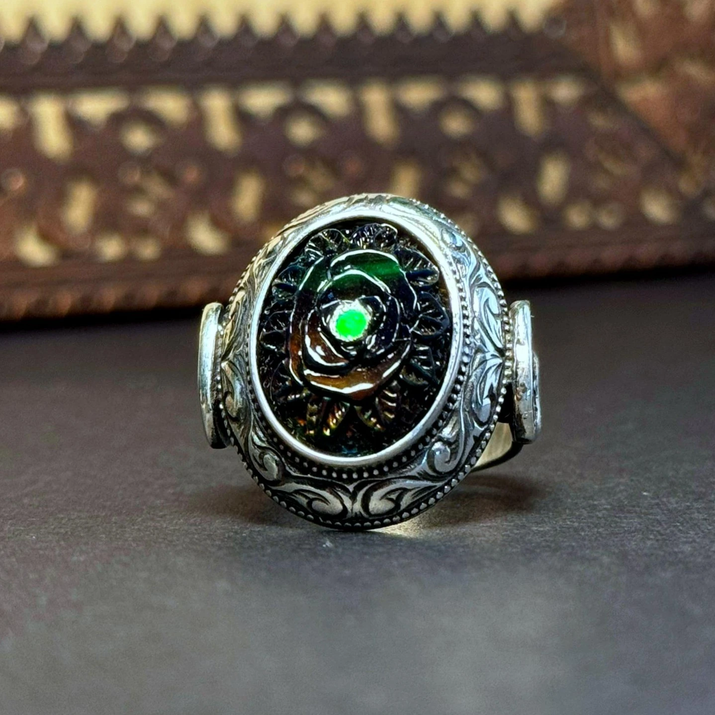 Nakkaş Oyma İşçilikli Opal Taşlı 925 Ayar Gümüş Yüzük