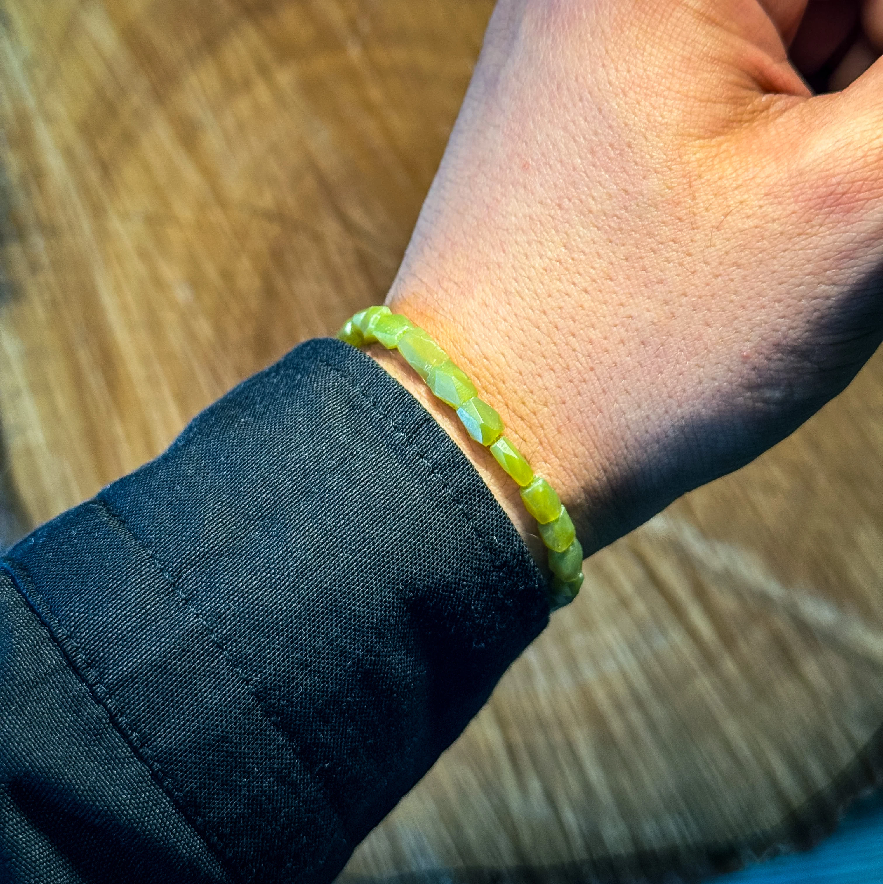 Doğal Yeşim Taşı Bileklik – Boyasız & Cilasız El Yapımı