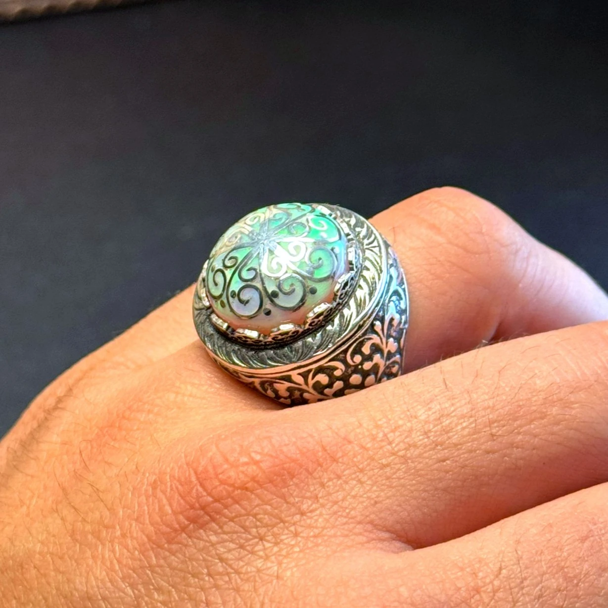 Beyaz Opal Telkari İşlemeli 925 Ayar Gümüş Yüzük