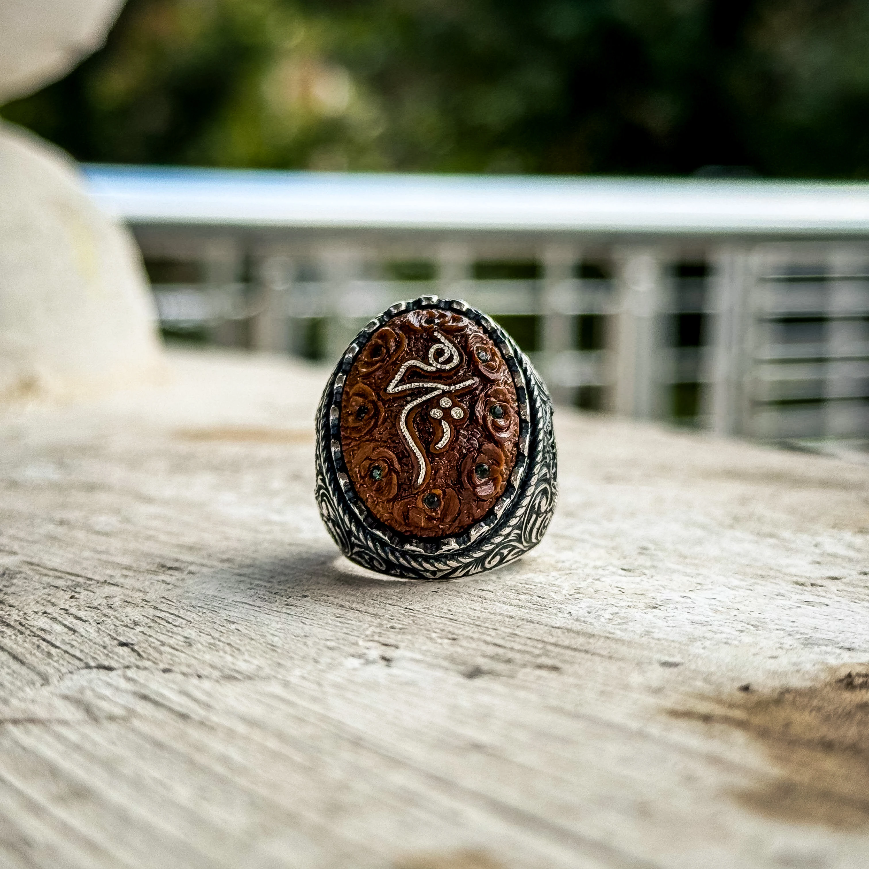 Kuka Taşı Oyma Gül Motifli Hiç Yazılı Telkari Gümüş Erkek Yüzük