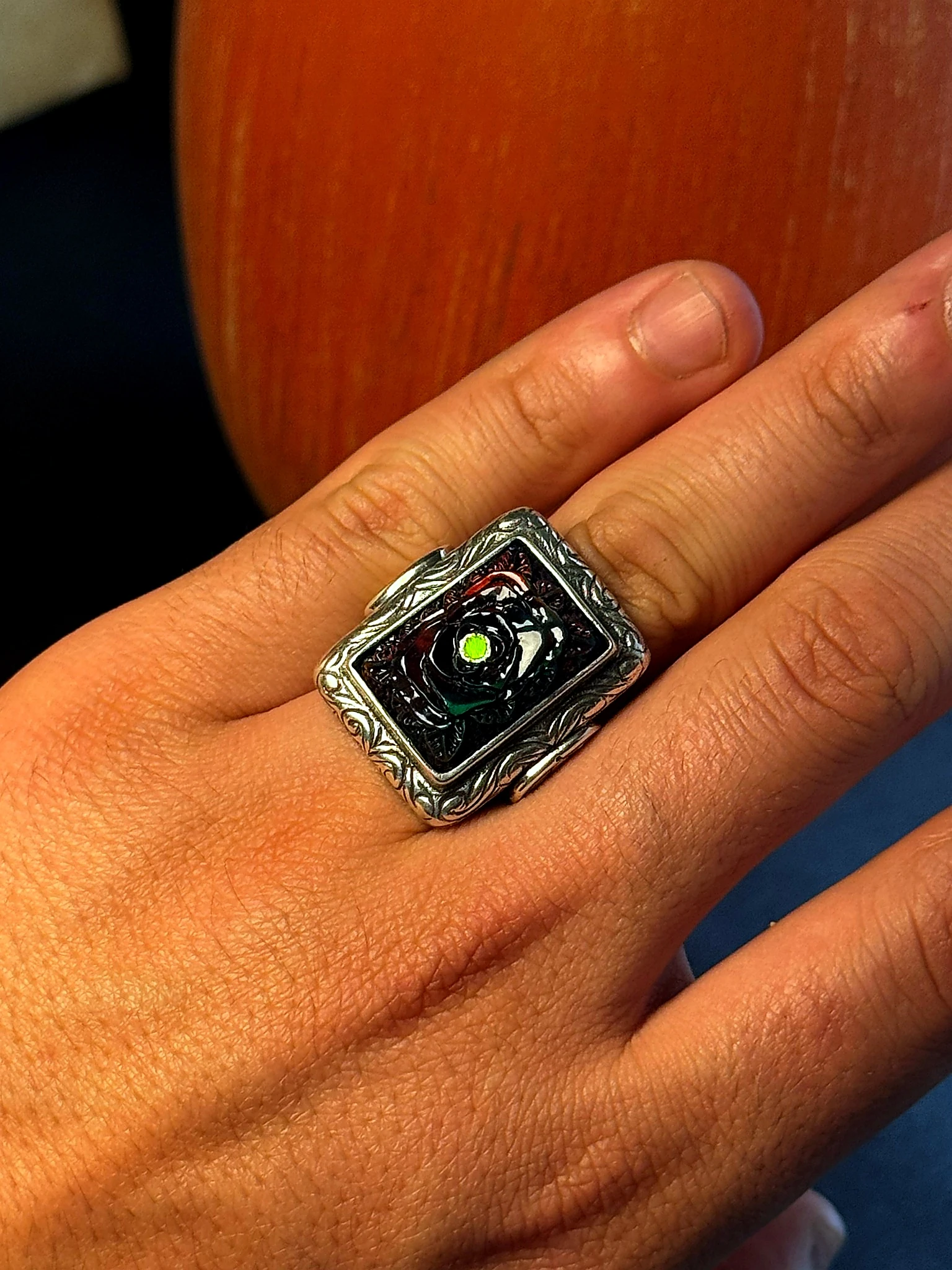 Oyma İşçilikli Siyah Opal Taşlı Dikdörtgen Model 925 Ayar Gümüş Yüzük