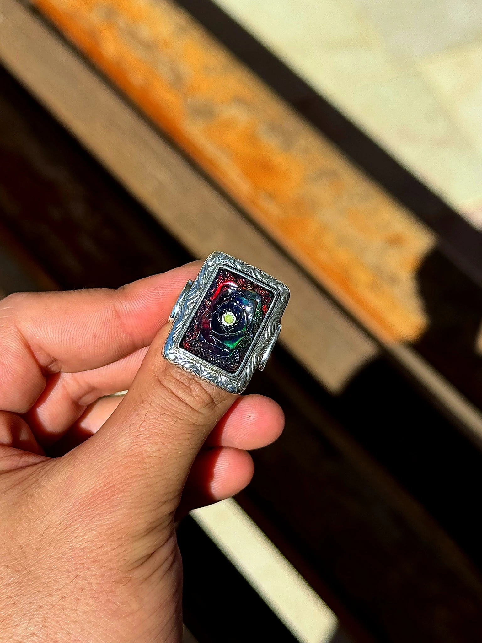 Oyma İşçilikli Siyah Opal Taşlı Dikdörtgen Model 925 Ayar Gümüş Yüzük