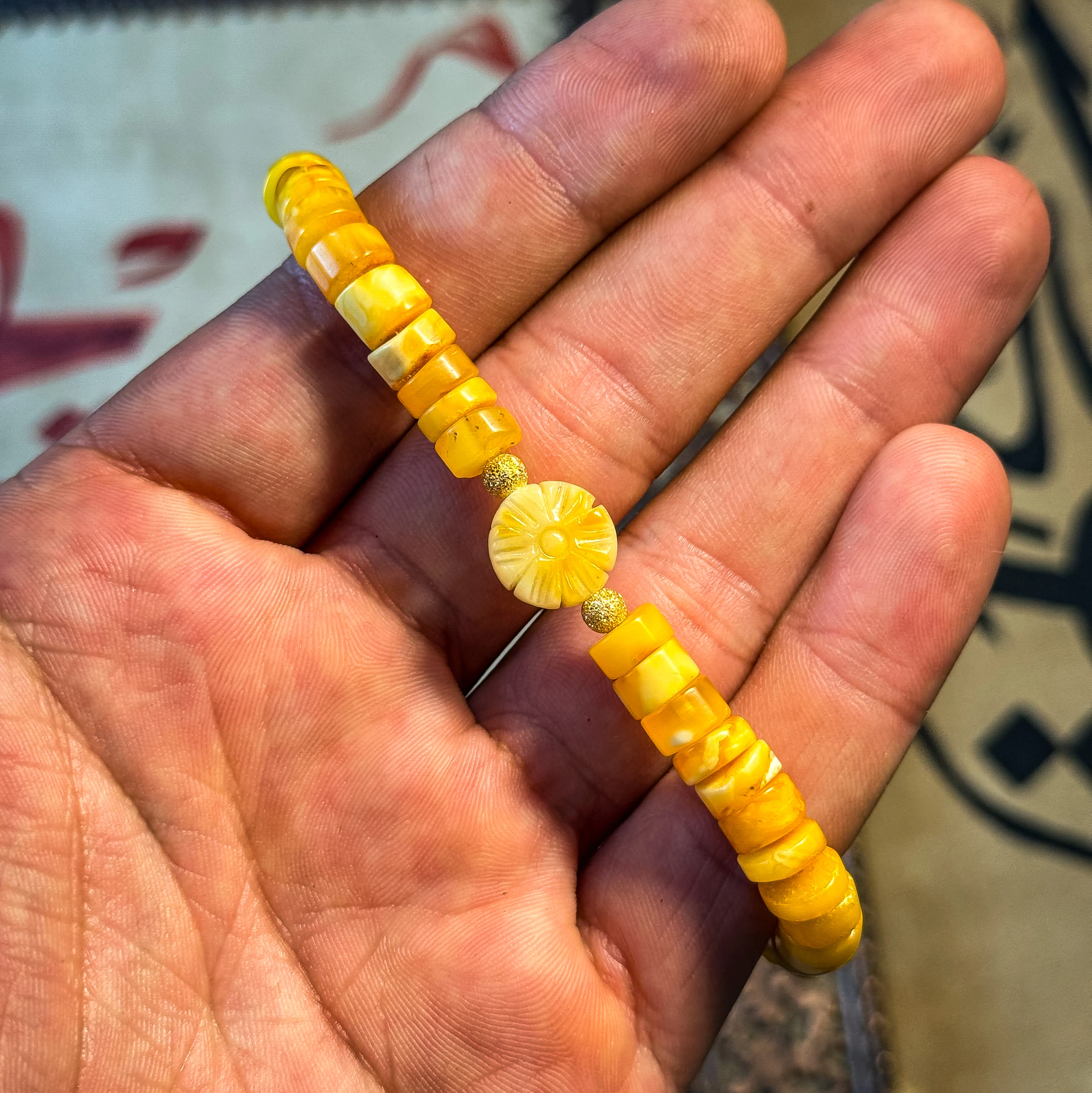 Oyma Nakkaş İşçilikli Doğal Damla Kehribar Bileklik