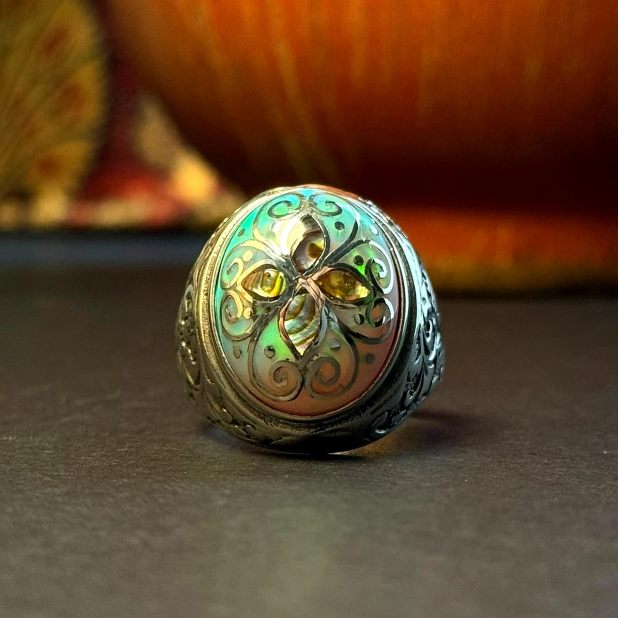 Abalon Sedef Kakma Telkari İşcilikli Beyaz Opal 925 Ayar Gümüş Yüzük