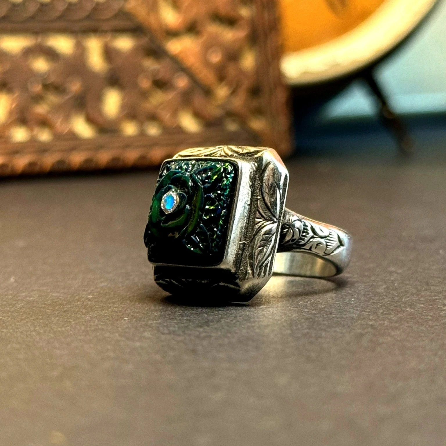 Kare Oyma İşçilikli Siyah Opal Taşlı 925 Ayar Gümüş Yüzük