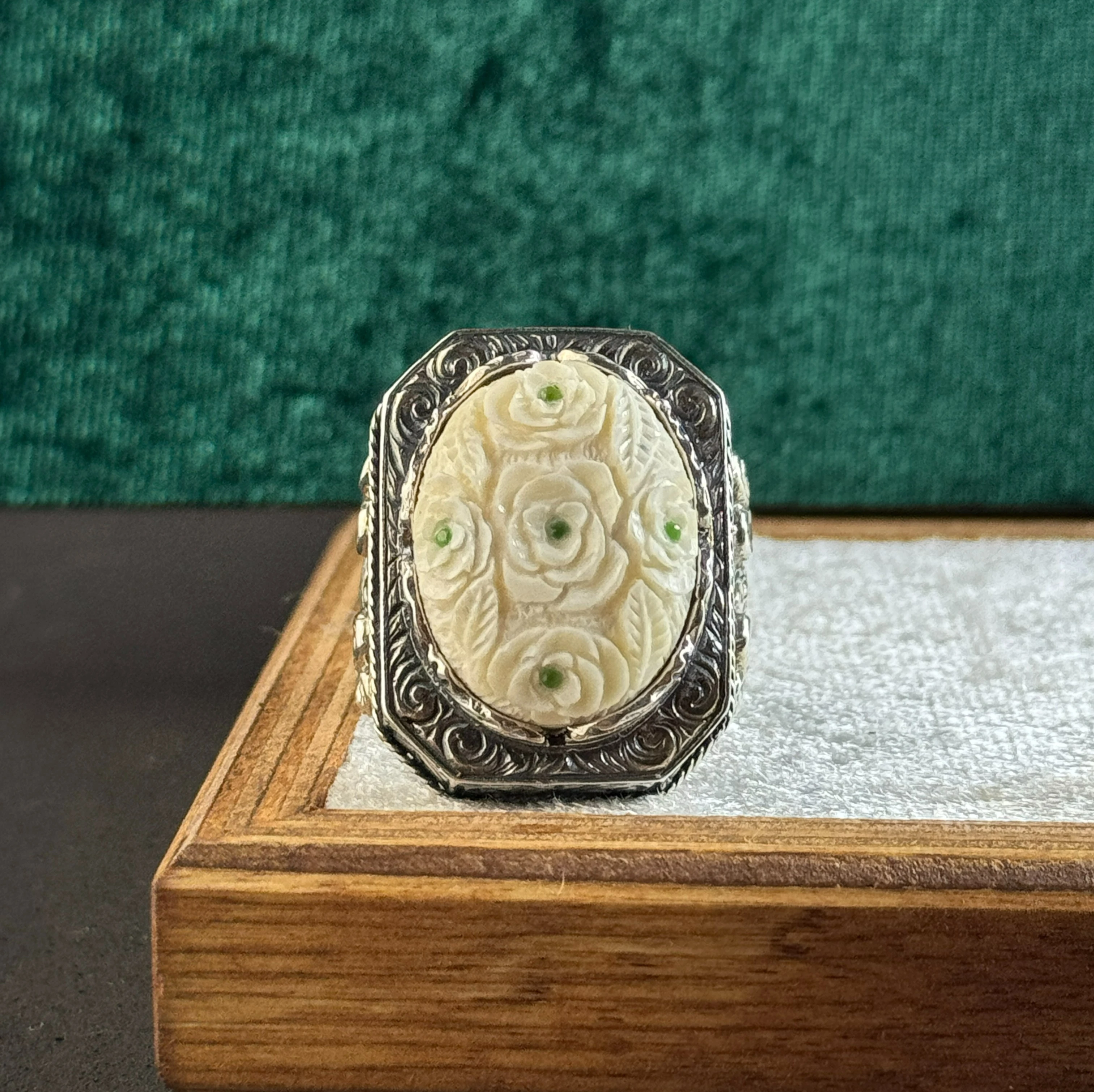 Zarafetin İzinde – Nakkaş Motifli 925 Ayar Gümüş Yüzük