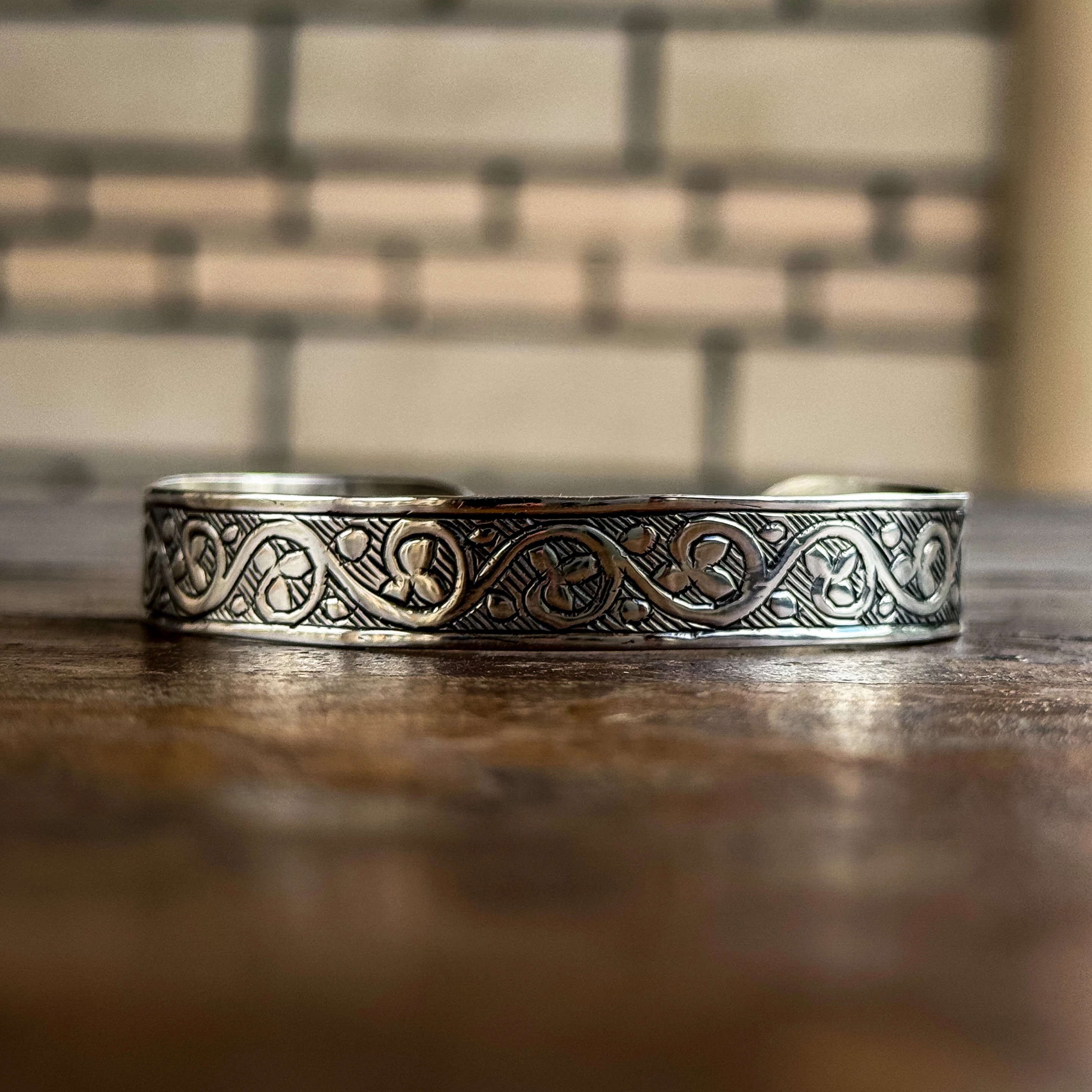 ''RÛMİ'' Kalem İşcilikli 925 Ayar Gümüş Bileklik