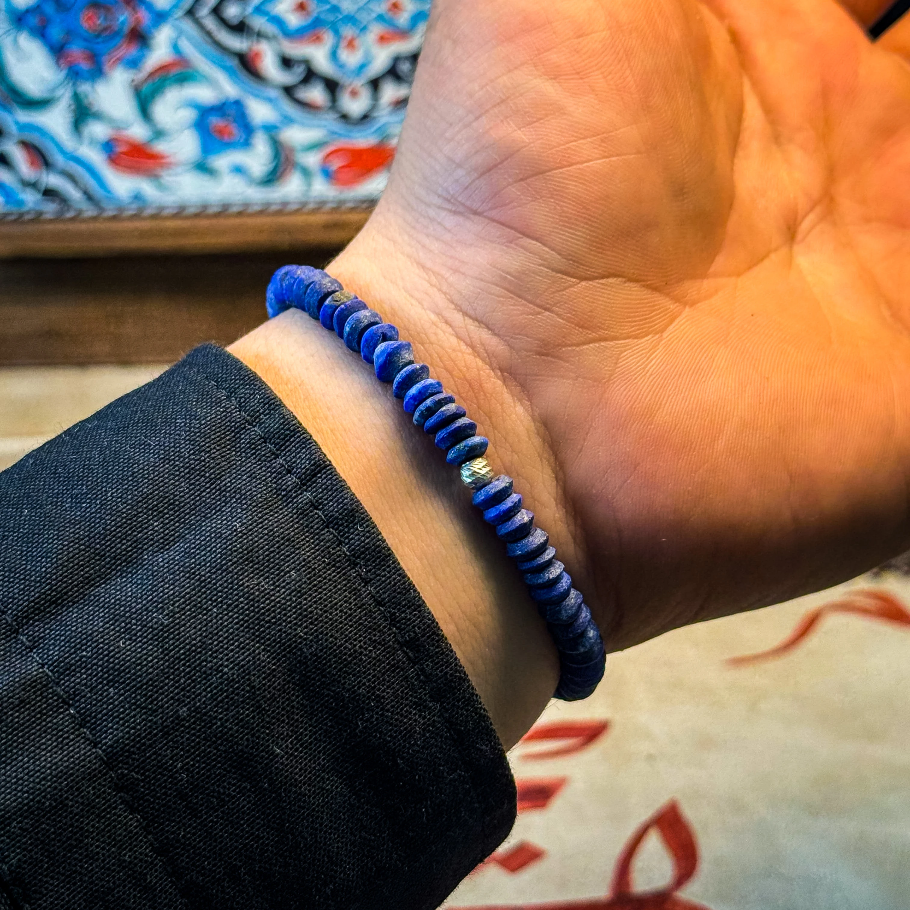 El İşçiliği Gravür Desenli Lapis Lazuli Doğaltaş Bileklik – Doğal & Özgün