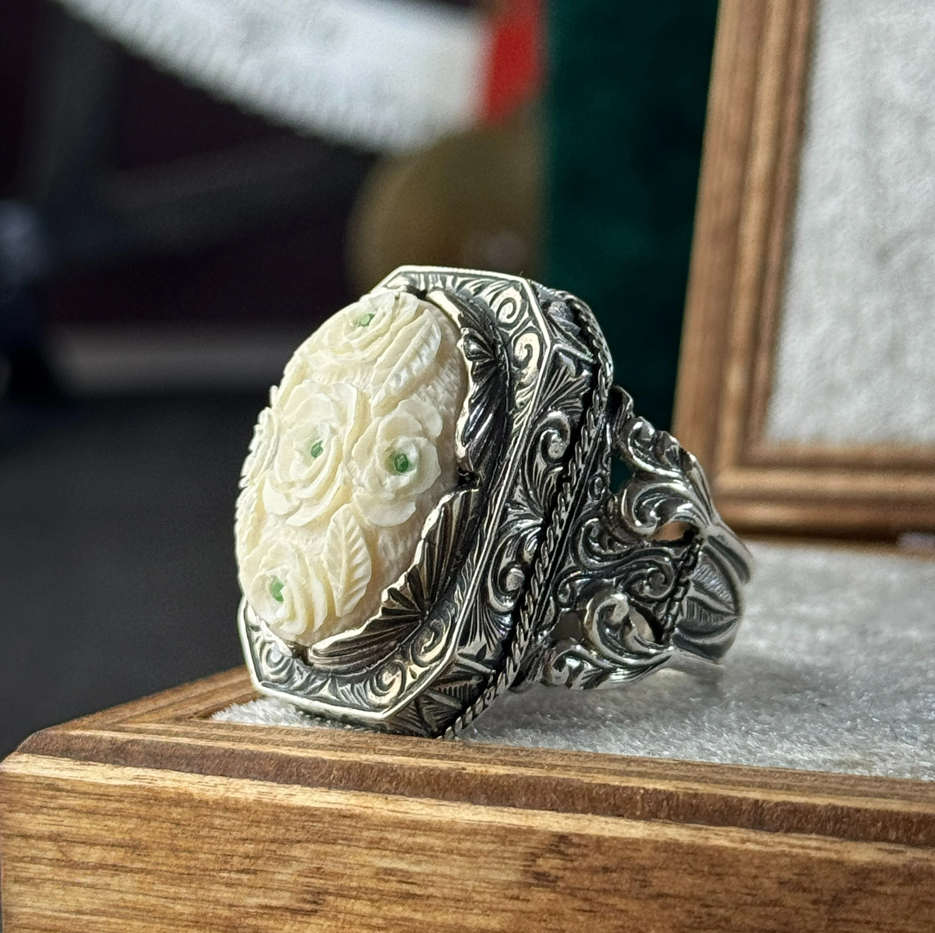 Zarafetin İzinde – Nakkaş Motifli 925 Ayar Gümüş Yüzük