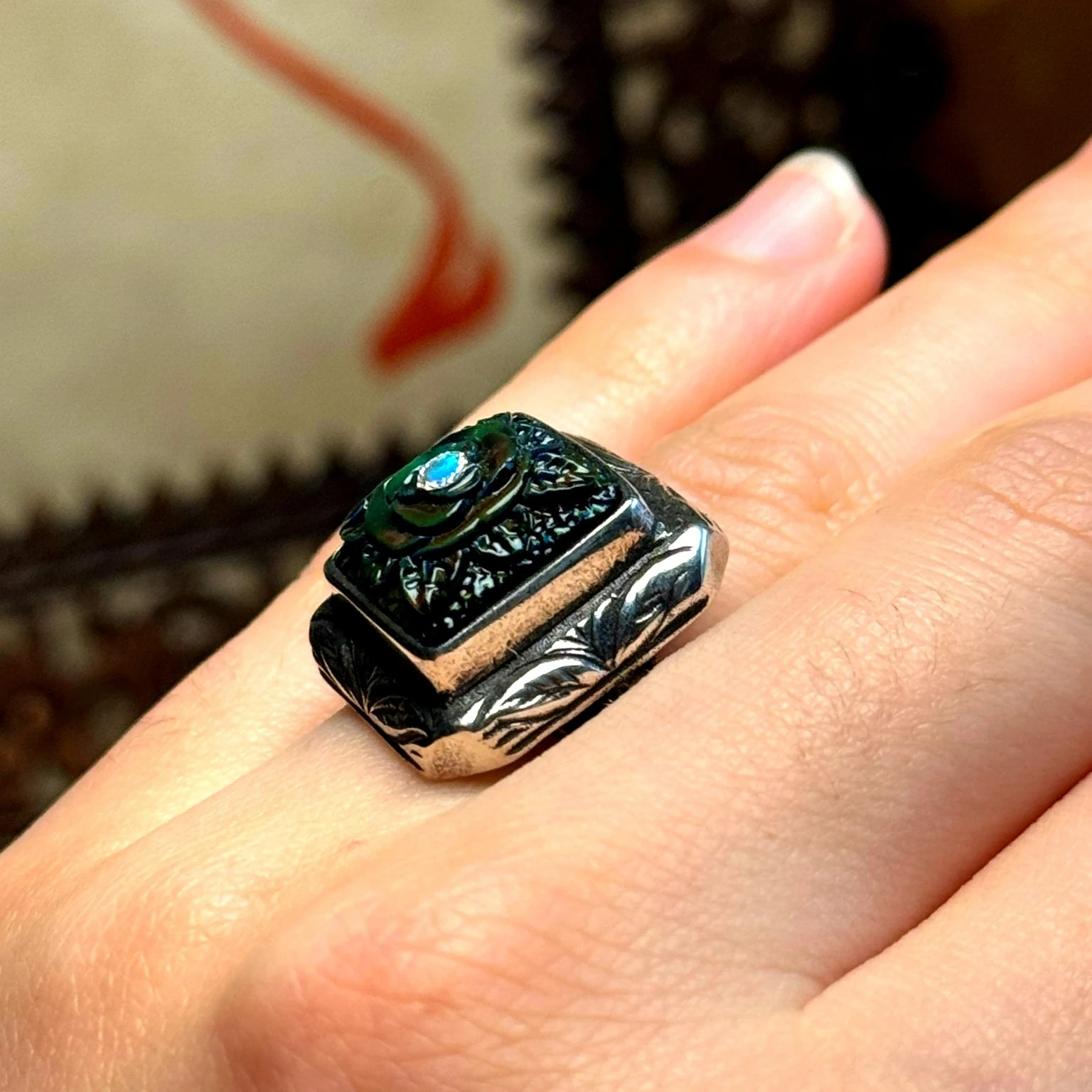 Kare Oyma İşçilikli Siyah Opal Taşlı 925 Ayar Gümüş Yüzük