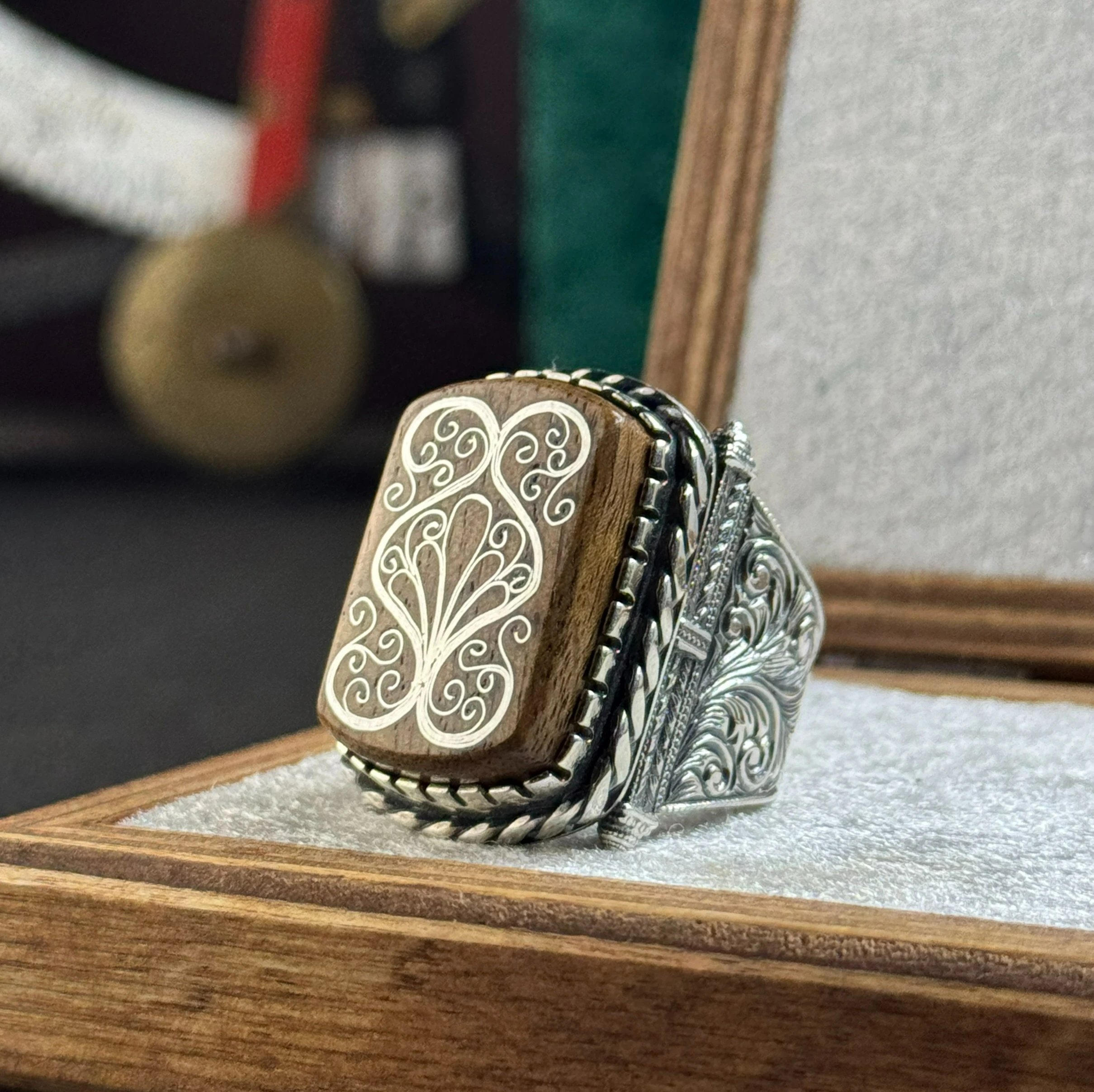 Geçmişten Gelen Ustalık– Eski Usul Telkari İşcilikli 925 Ayar Gümüş Yüzük