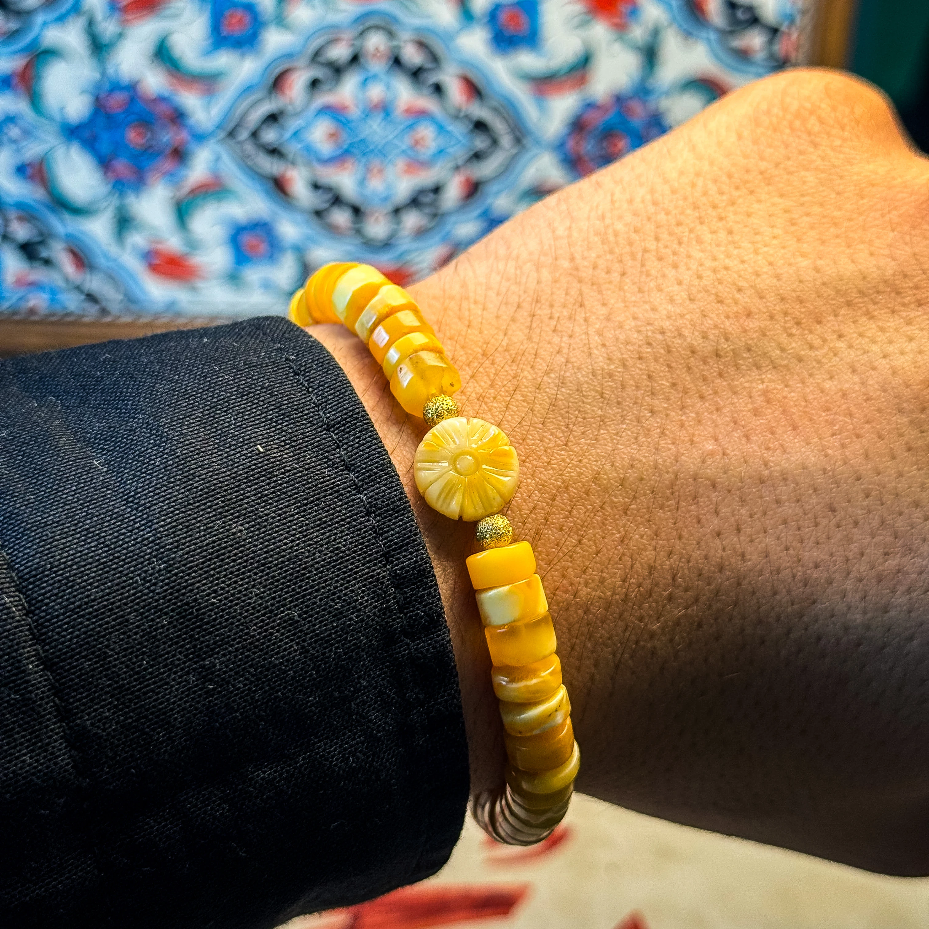 Oyma Nakkaş İşçilikli Doğal Damla Kehribar Bileklik