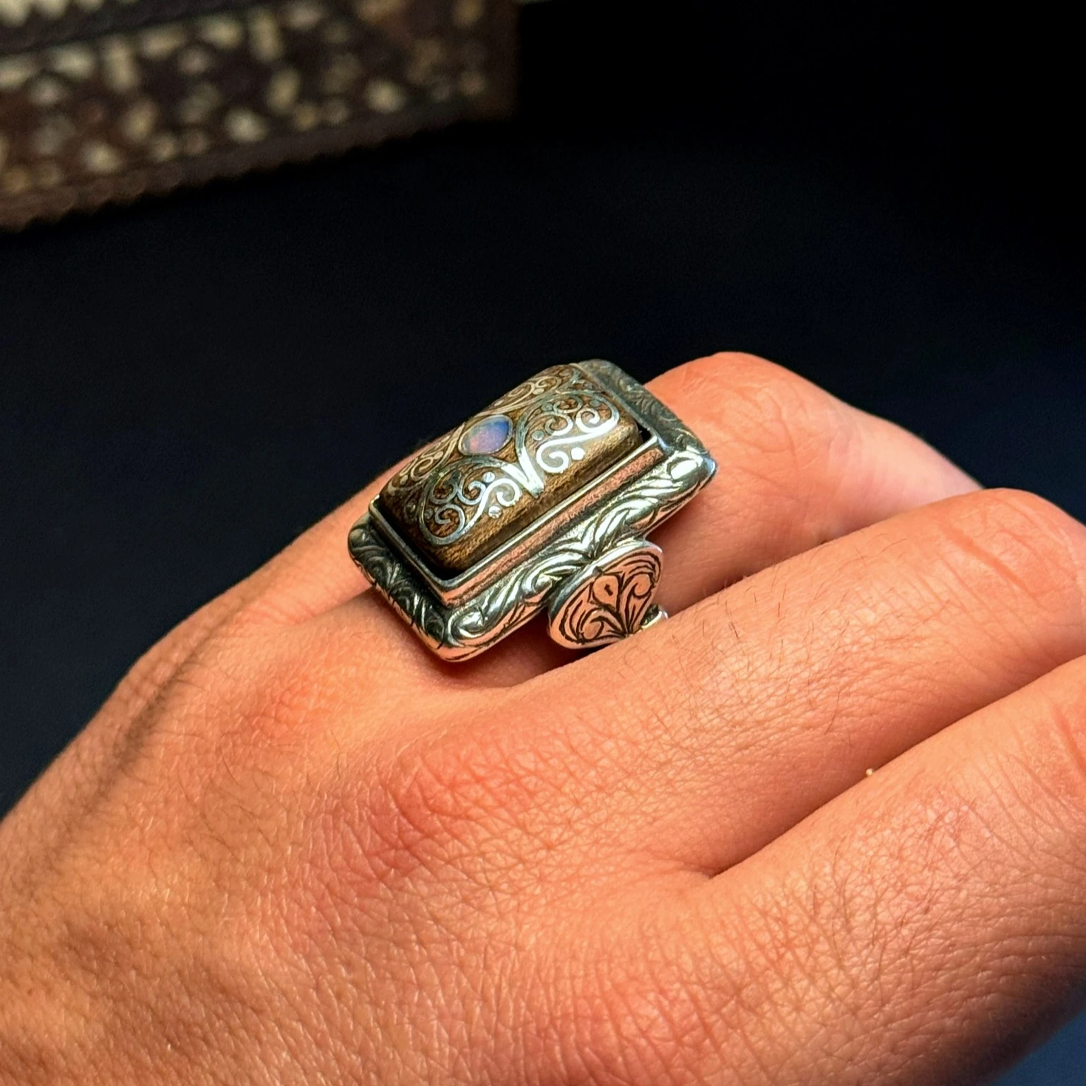 Eski Usul Telkari Opal Kakma Detaylı 925 Ayar Gümüş Yüzük