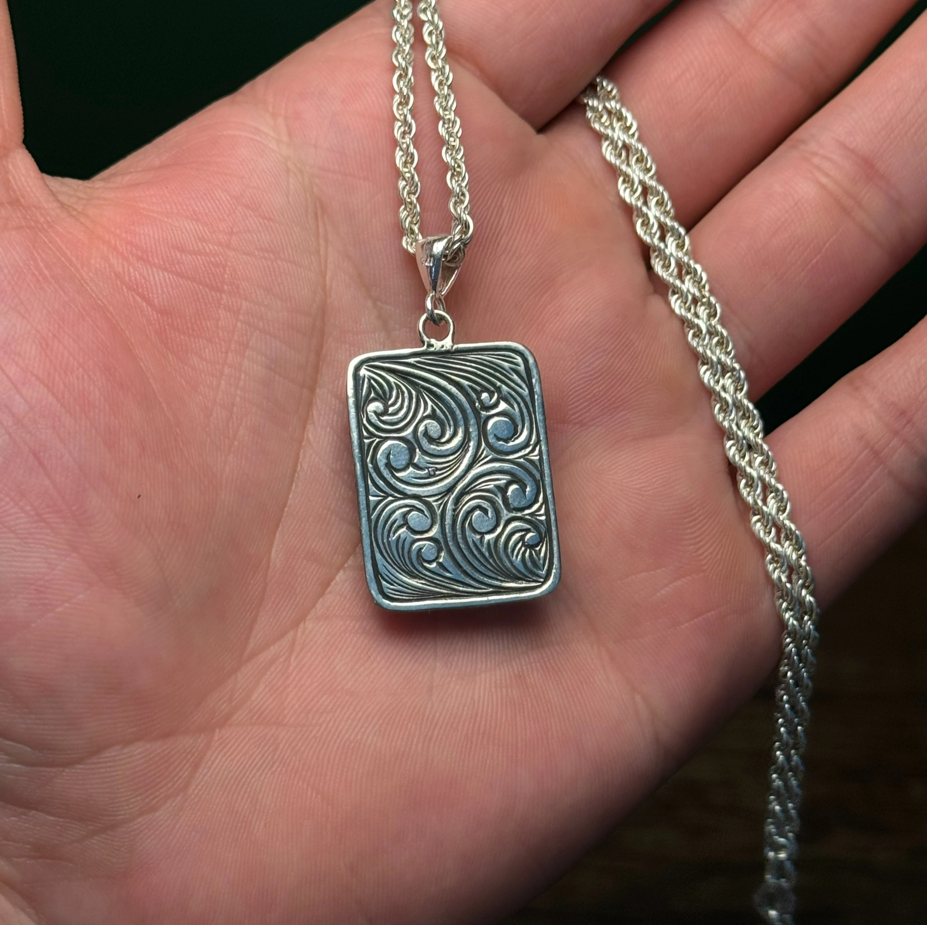 Ceviz Ağacı Üzeri 1000 Ayar Gümüş Telkari & Opal Kakmalı 925 Ayar Gümüş Kolyе