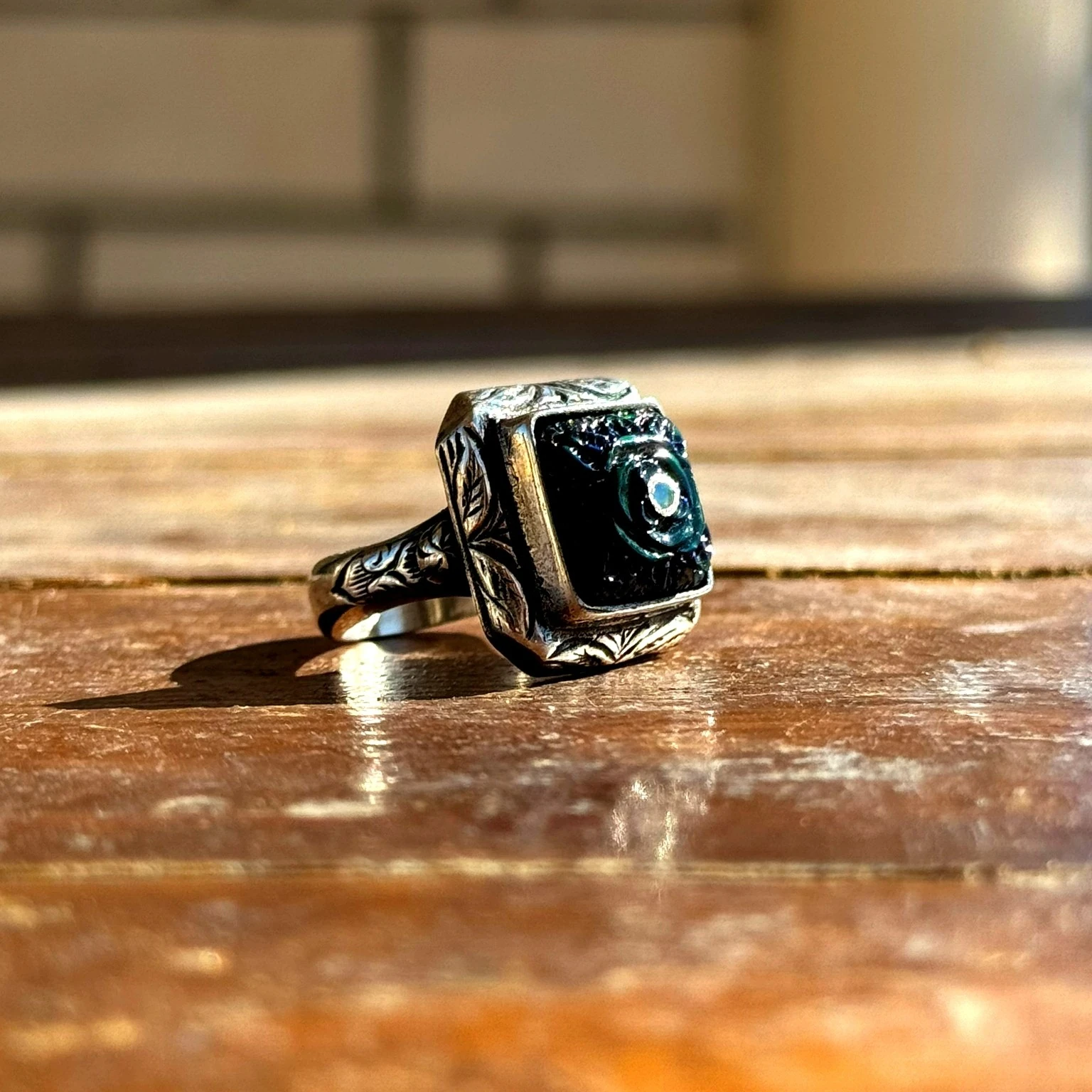 Kare Oyma İşçilikli Siyah Opal Taşlı 925 Ayar Gümüş Yüzük