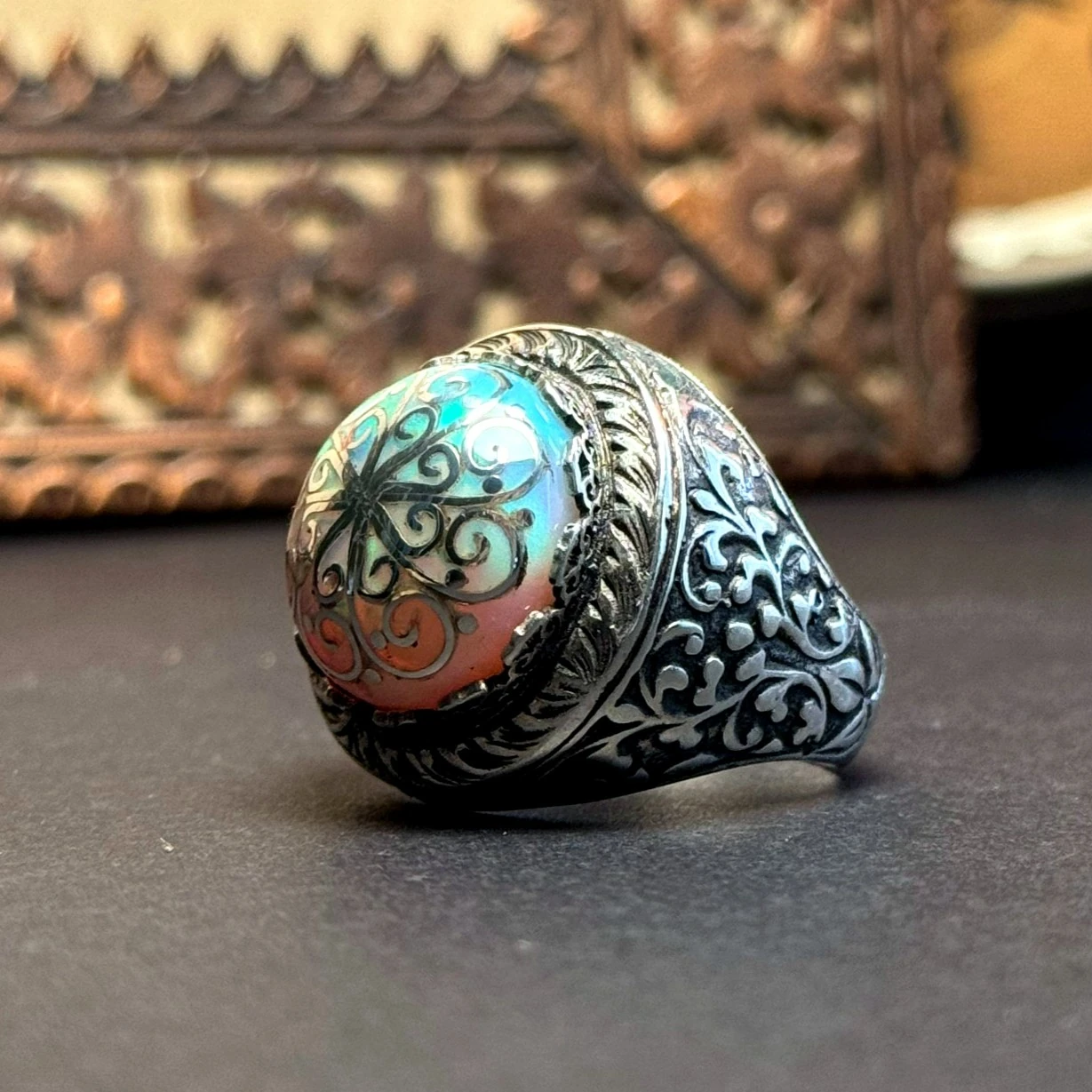 Beyaz Opal Telkari İşlemeli 925 Ayar Gümüş Yüzük