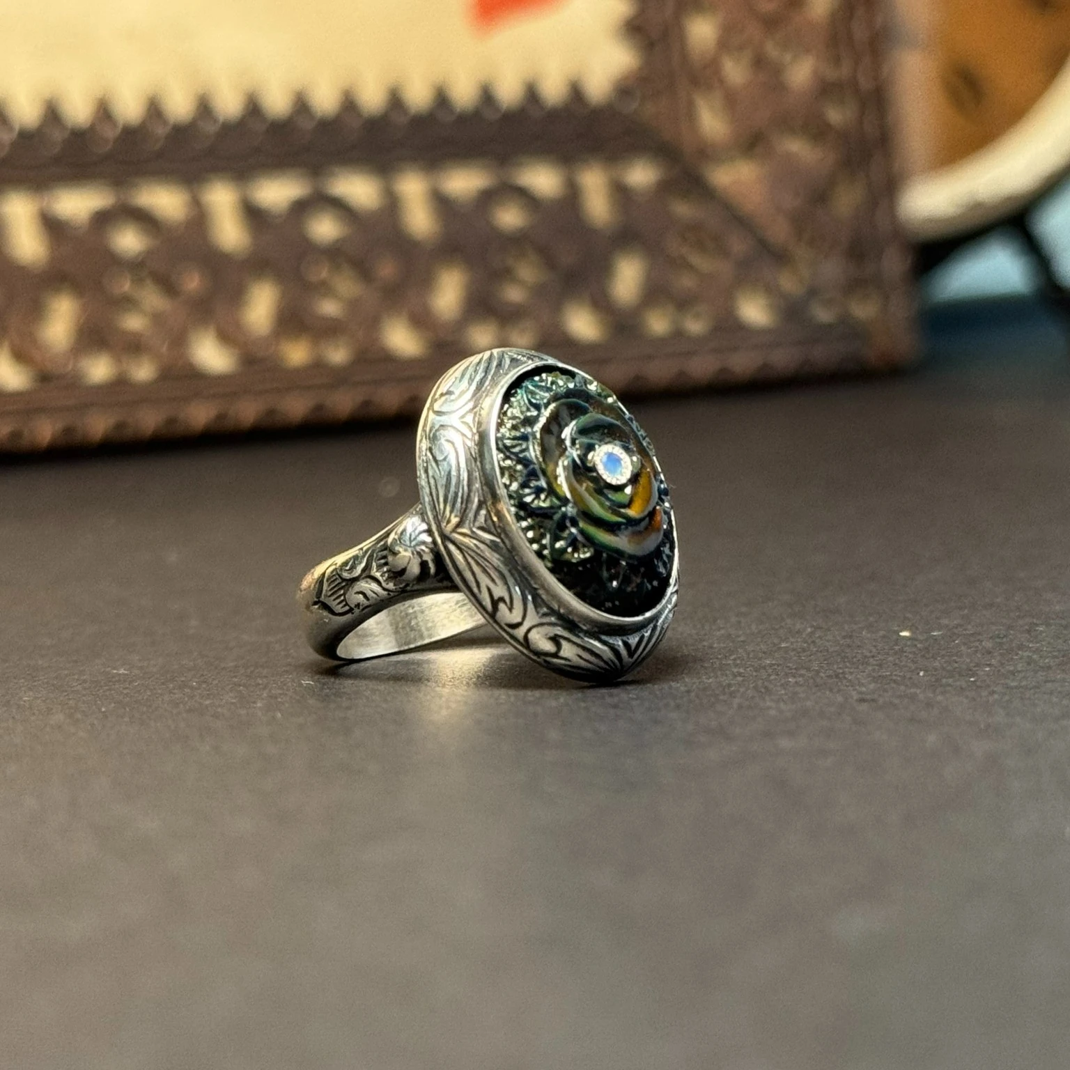 Oyma İşçilikli Siyah Opal Taşlı 925 Ayar Gümüş Yüzük