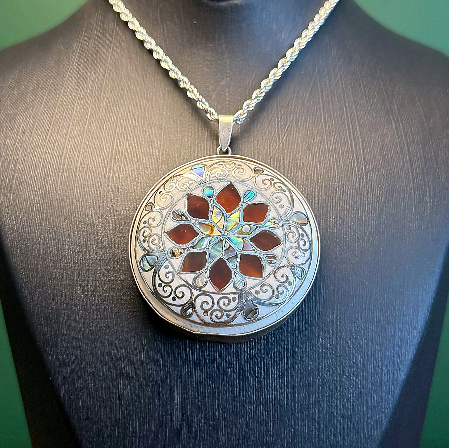 Fevkalade Koleksiyonu – Bağa & Abalon Kakmalı Telkari Kolyе