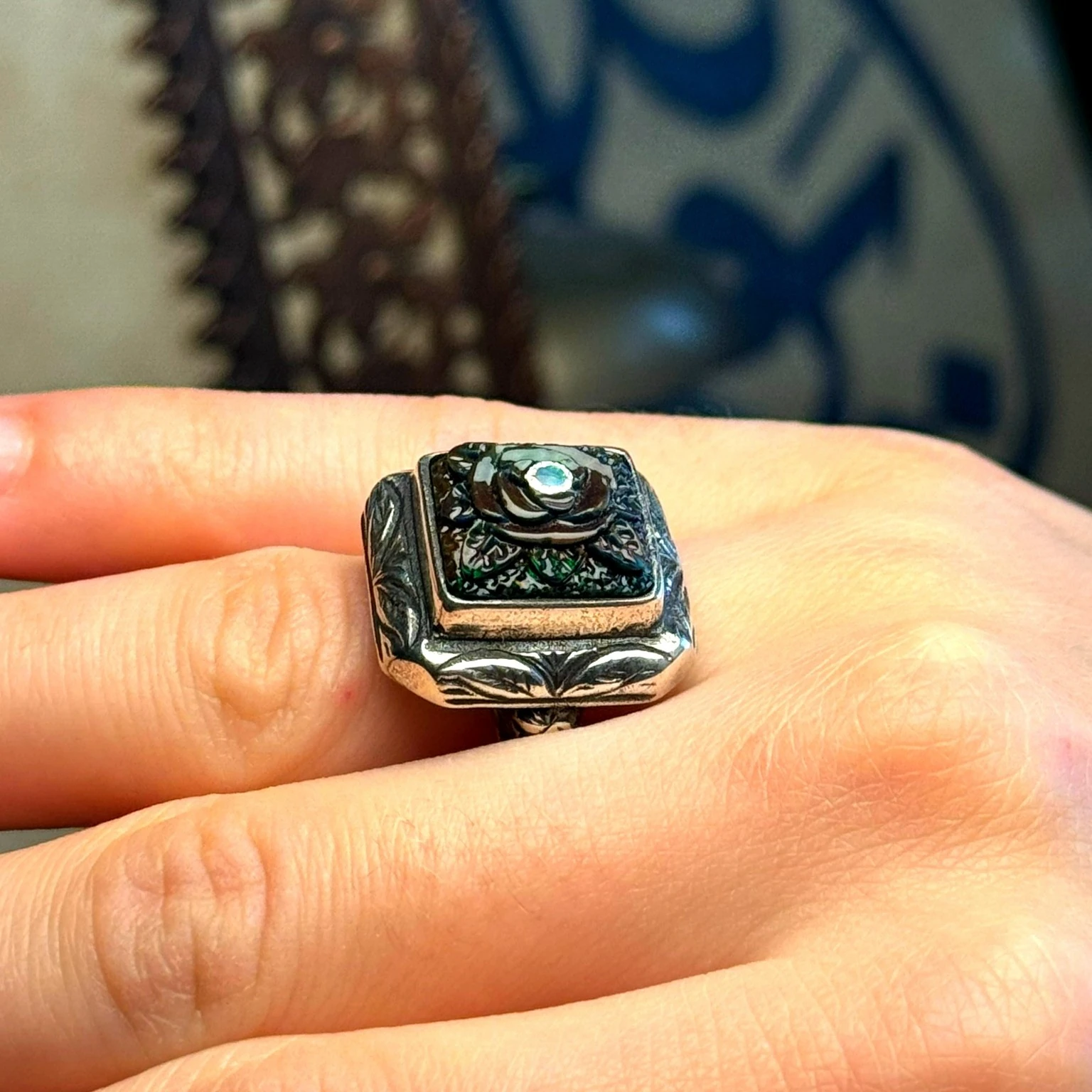 Kare Oyma İşçilikli Siyah Opal Taşlı 925 Ayar Gümüş Yüzük