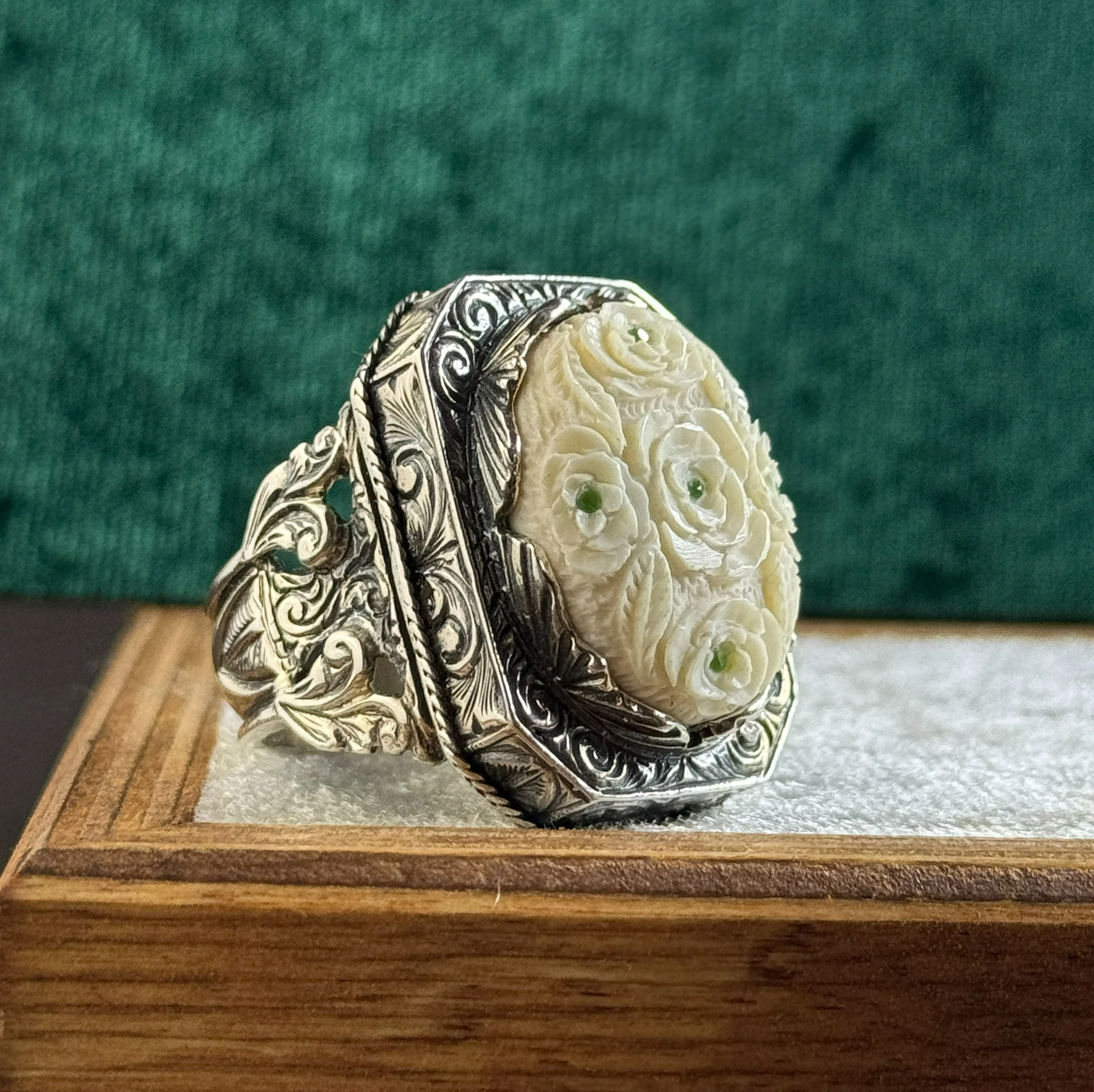 Zarafetin İzinde – Nakkaş Motifli 925 Ayar Gümüş Yüzük