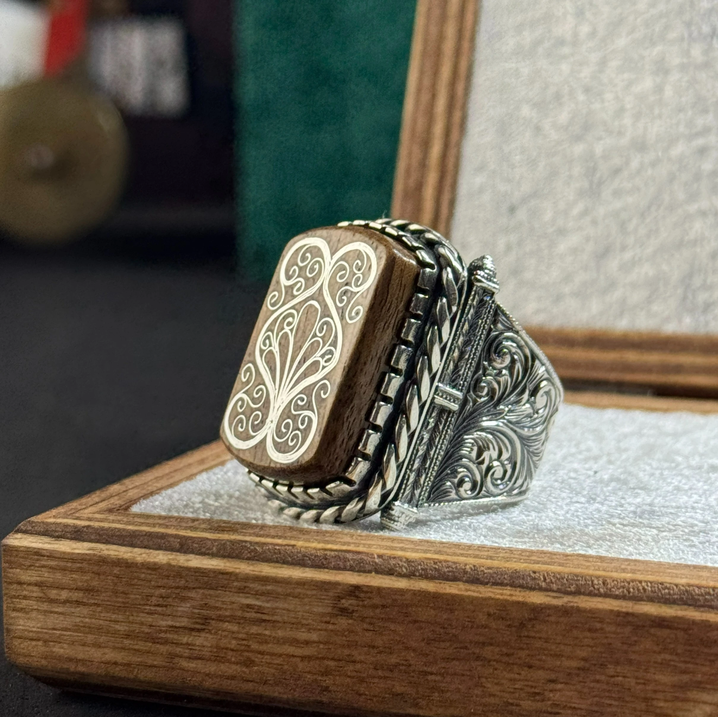 Geçmişten Gelen Ustalık– Eski Usul Telkari İşcilikli 925 Ayar Gümüş Yüzük