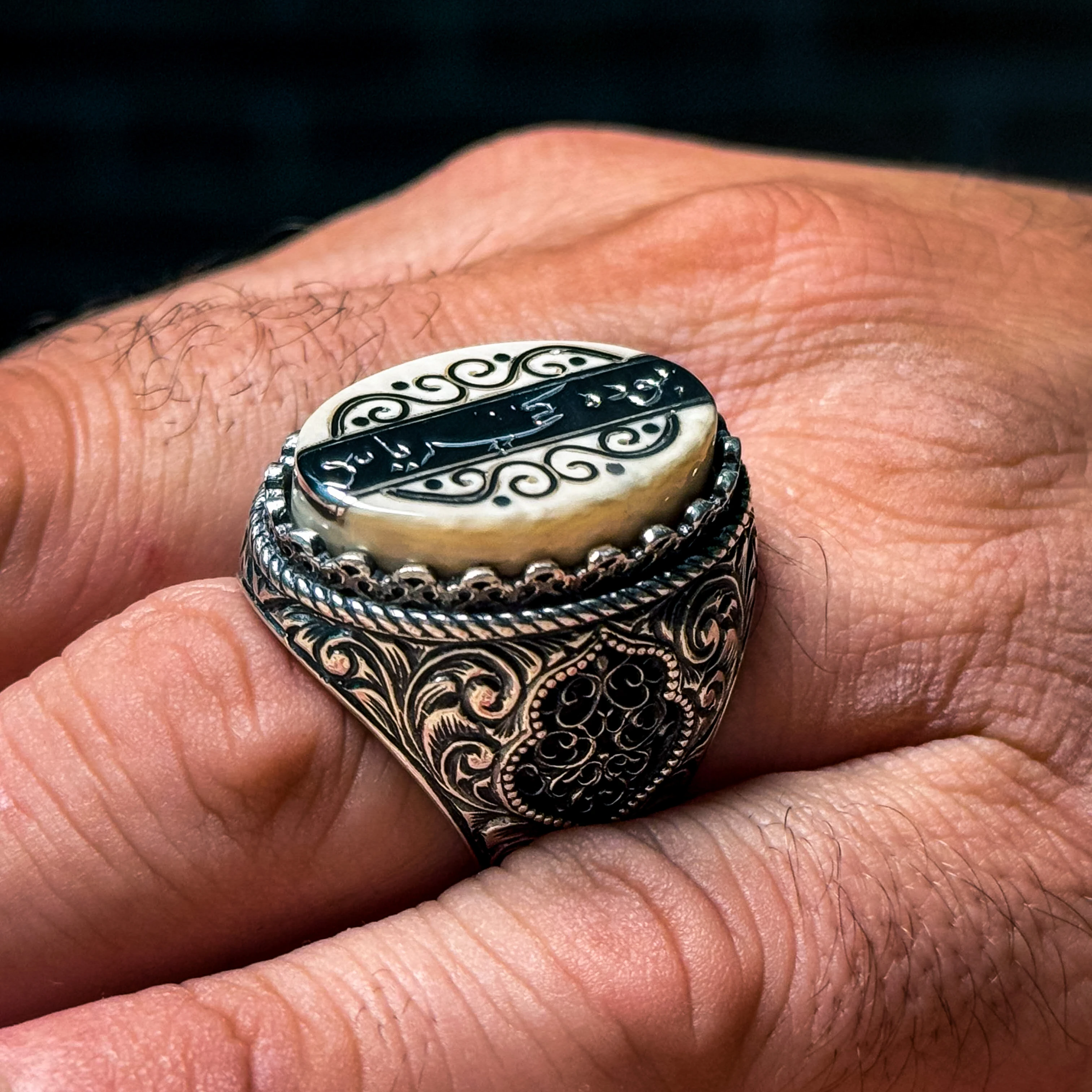 Bu Da Geçer Ya Hu Yazılı Kalem ve Telkari İşçilikli 925 Ayar Gümüş Yüzük