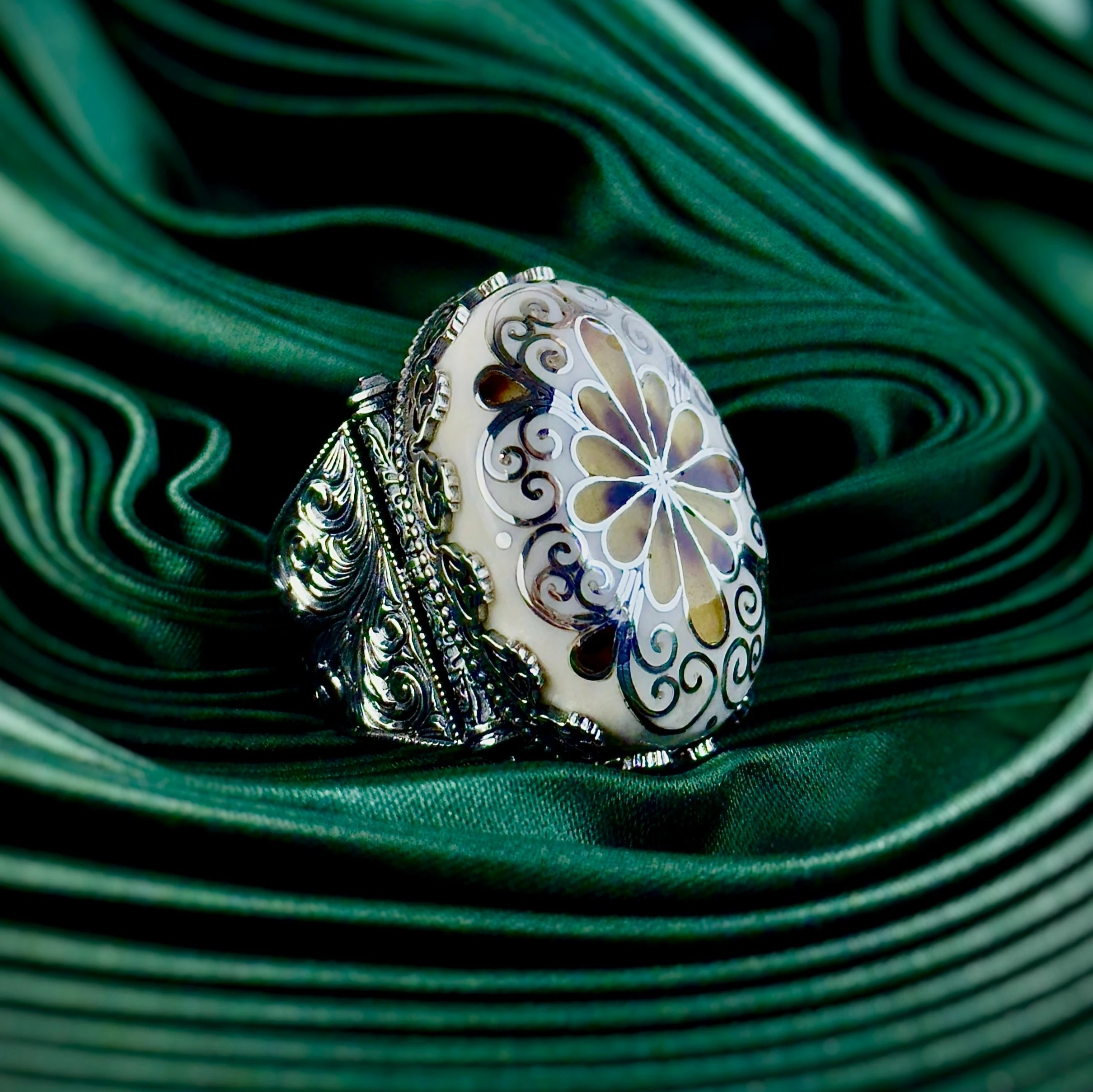 Zarafetin ve Ustalığın Buluştuğu: Bağa Kakma Telkari Gümüş Yüzük