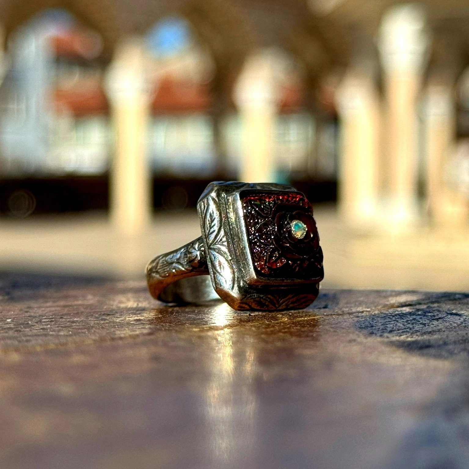 Kare Oyma İşçilikli Siyah Opal Taşlı 925 Ayar Gümüş Yüzük