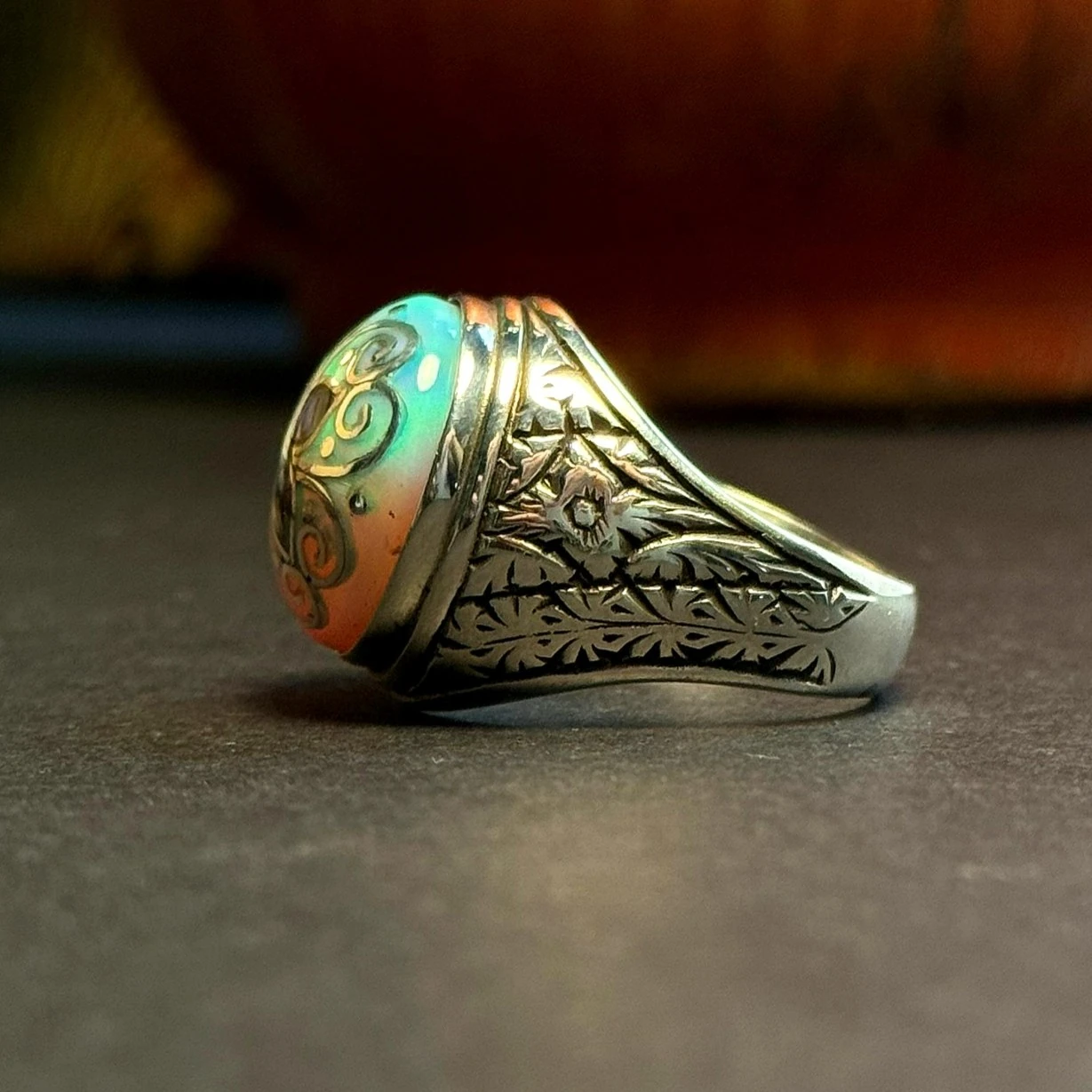 Abalon Sedef Kakma ve Telkari İşçilikli Beyaz Opal 925 Ayar Gümüş Yüzük