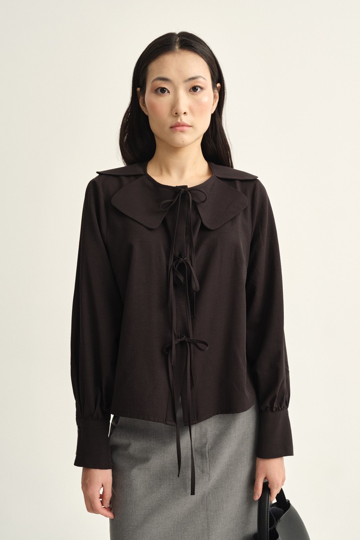 Daisy collar shirt - black