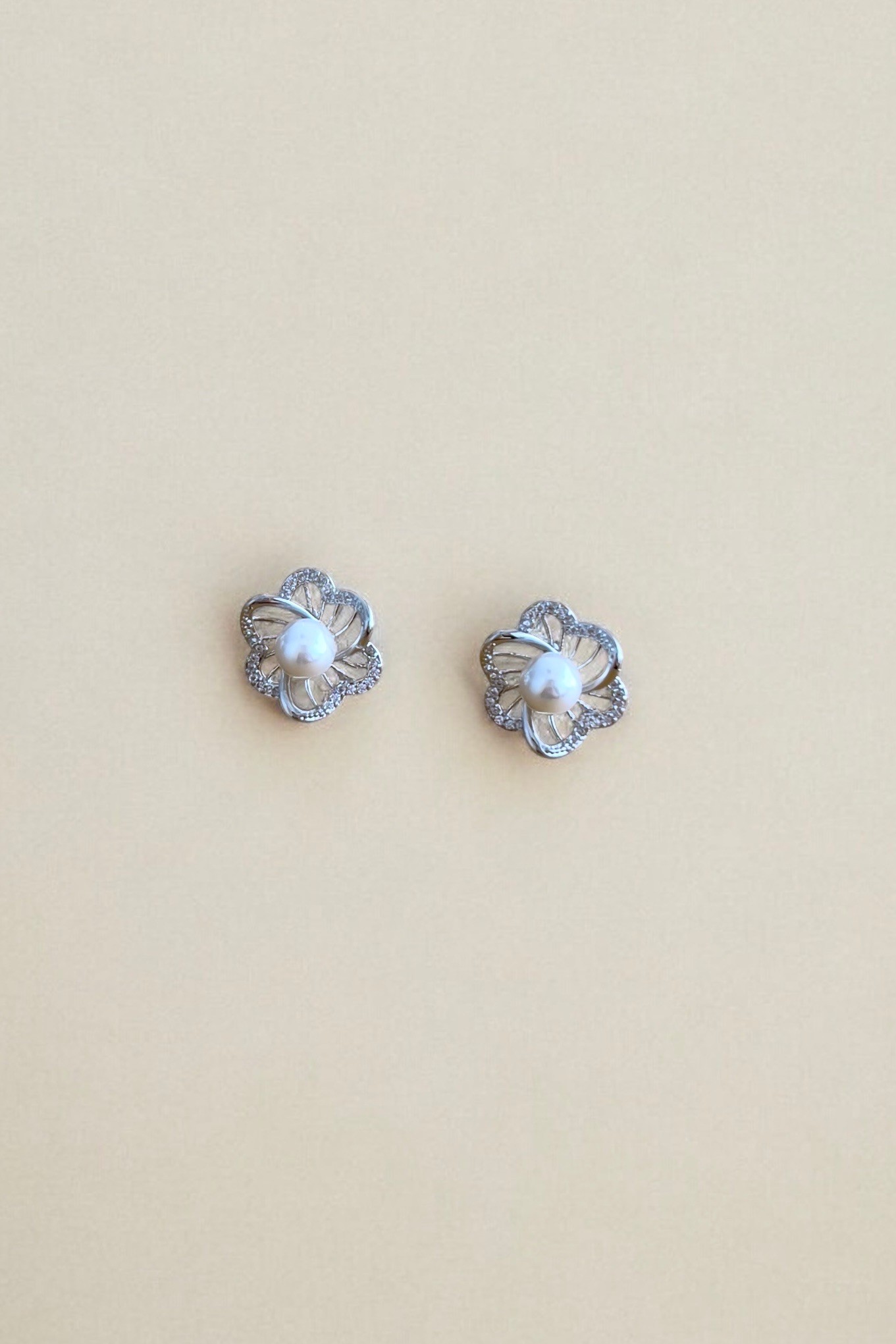 pearl flower küpe - silver