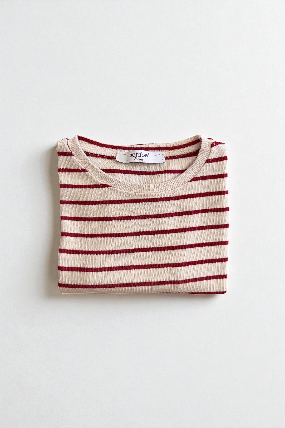 Çizgili ribanalı t–shirt