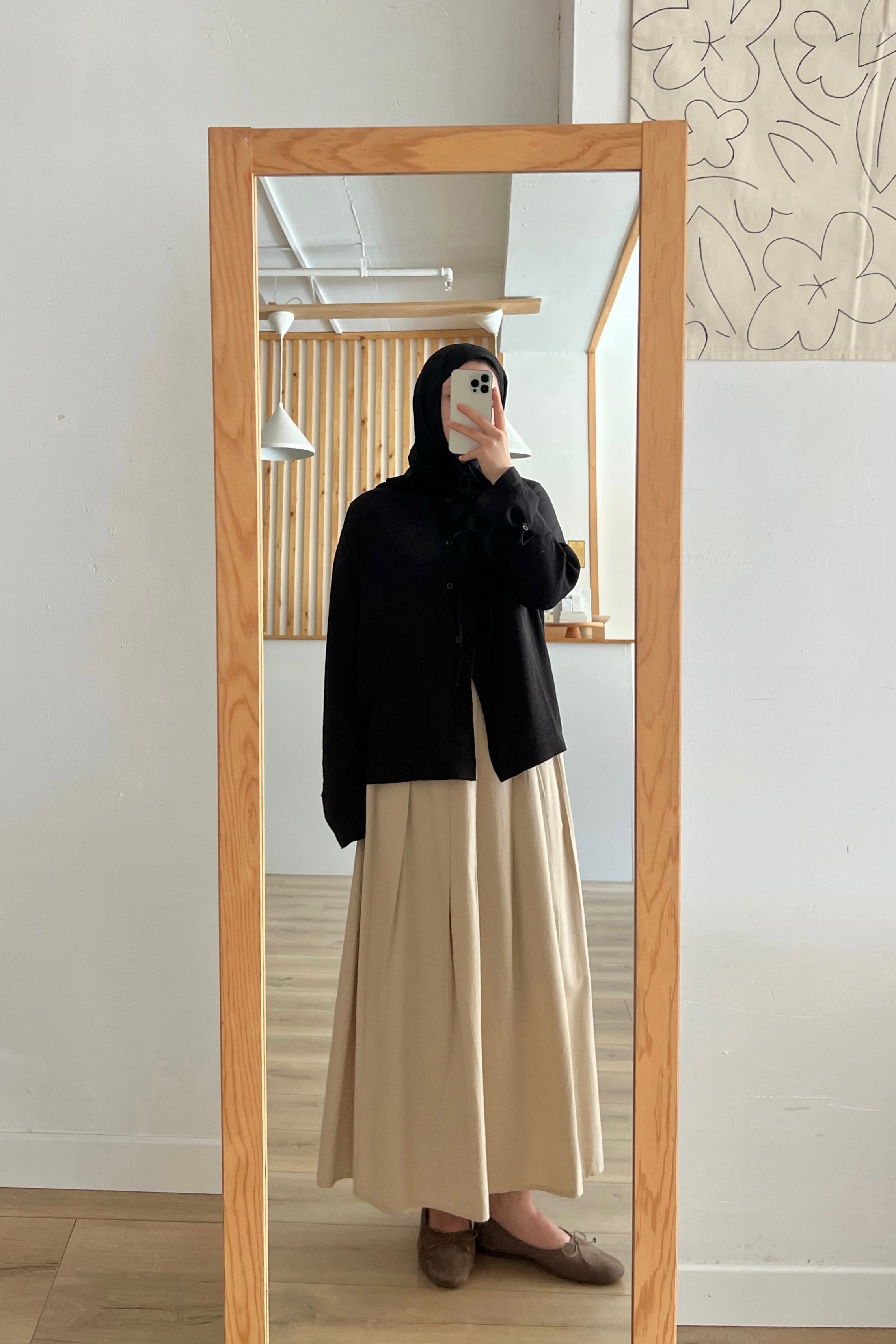 Bağcık Detaylı Dökümlü Gömlek  - black