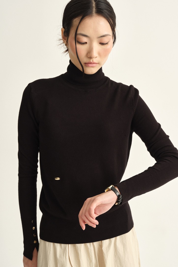 Turtleneck knit sweater