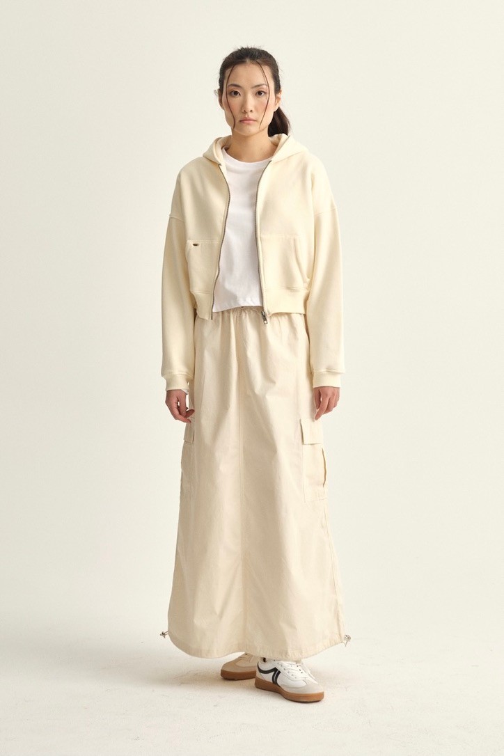 Parachute skirt with cargo pocket