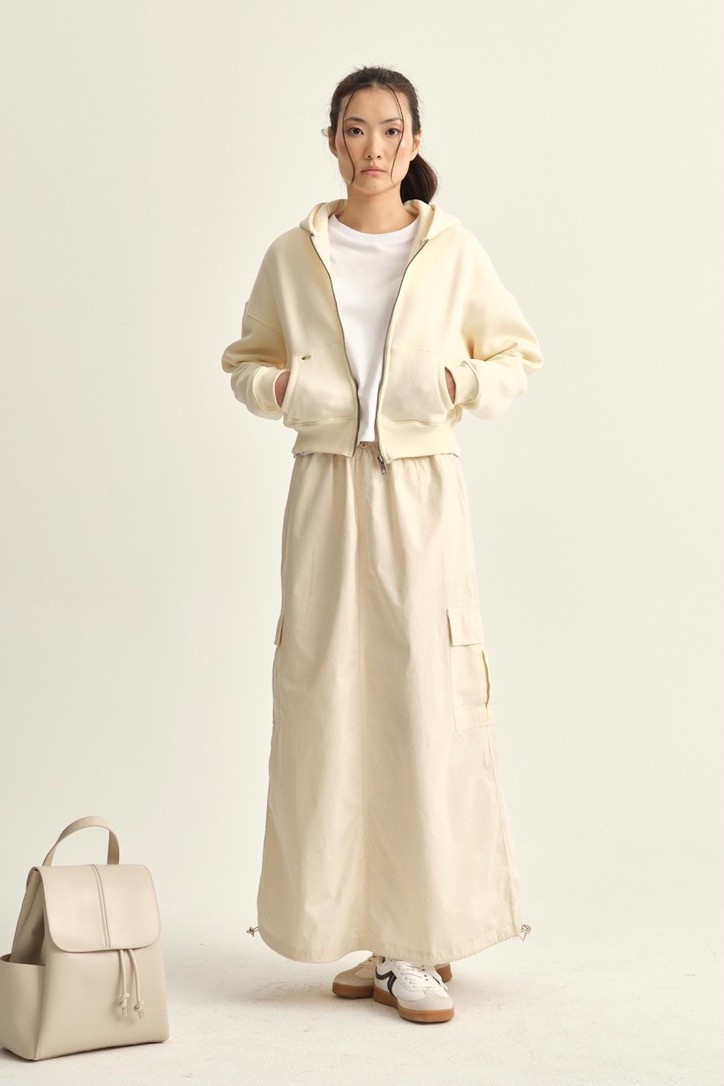 Parachute skirt with cargo pocket