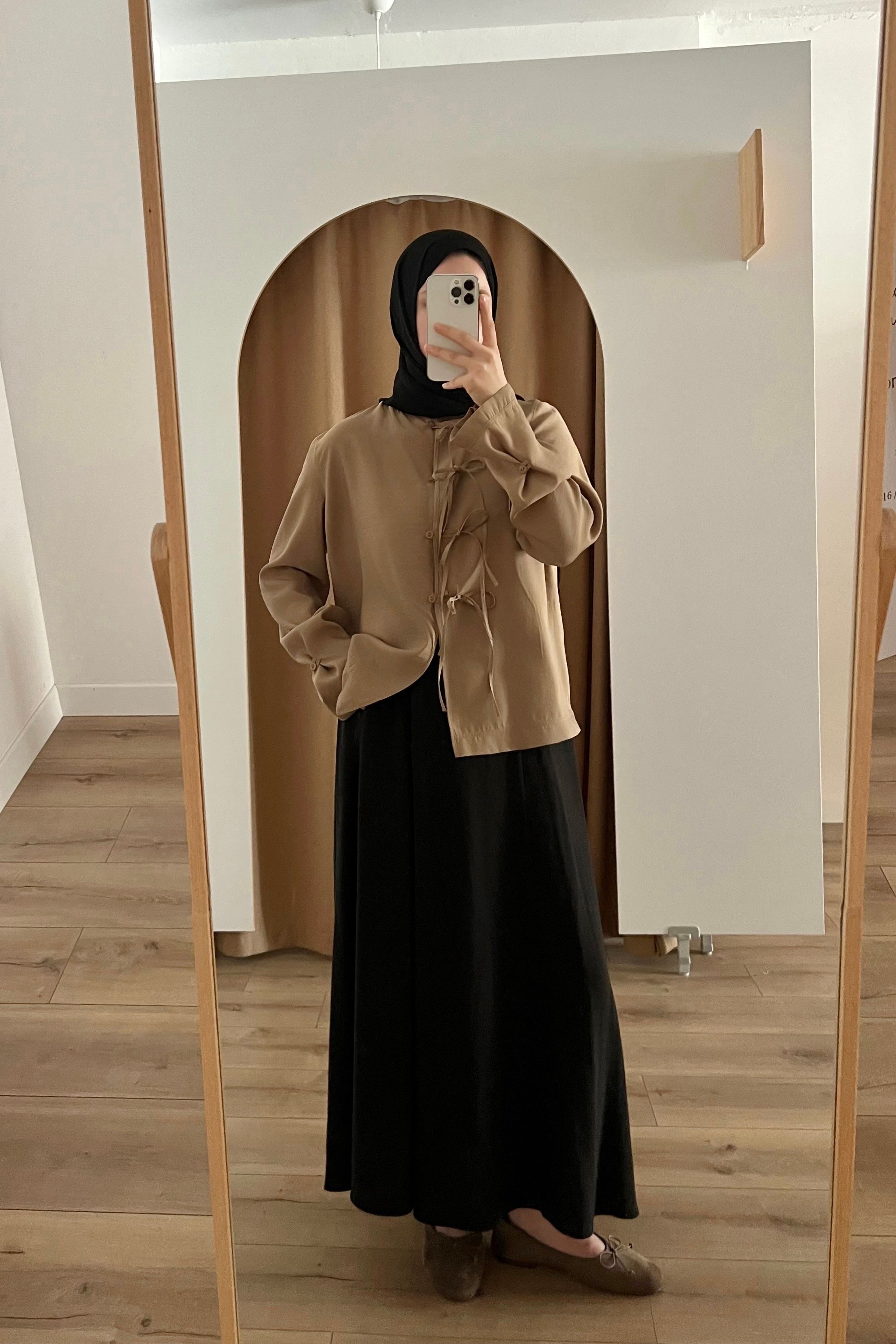 Bağcık Detaylı Dökümlü Gömlek 
