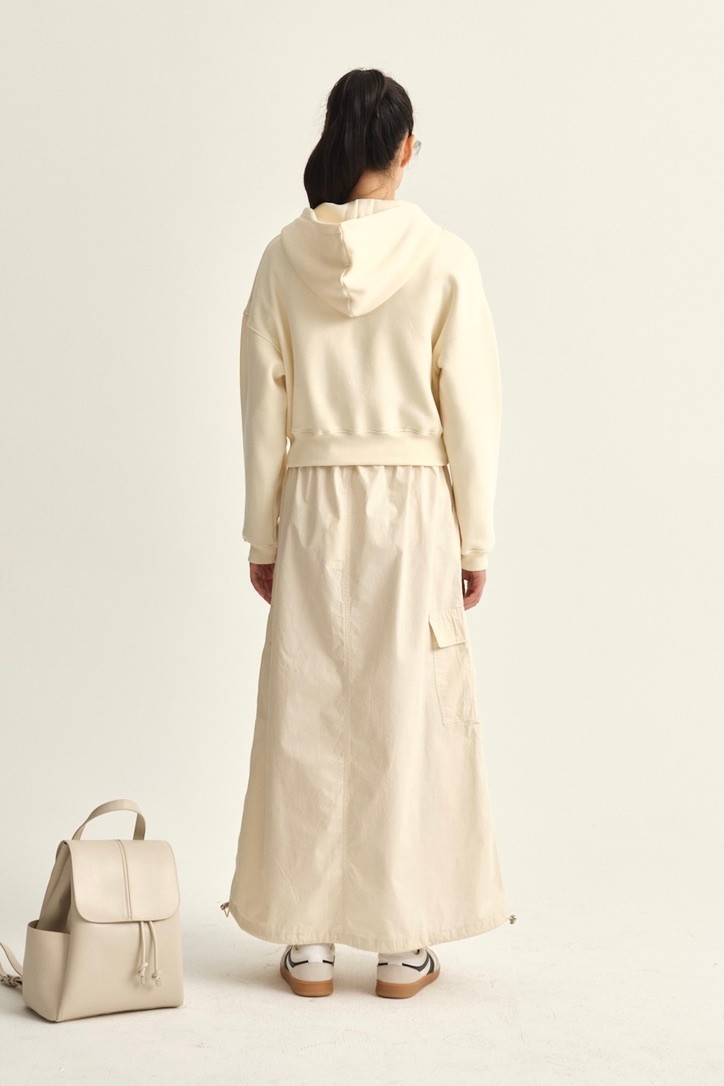 Parachute skirt with cargo pocket