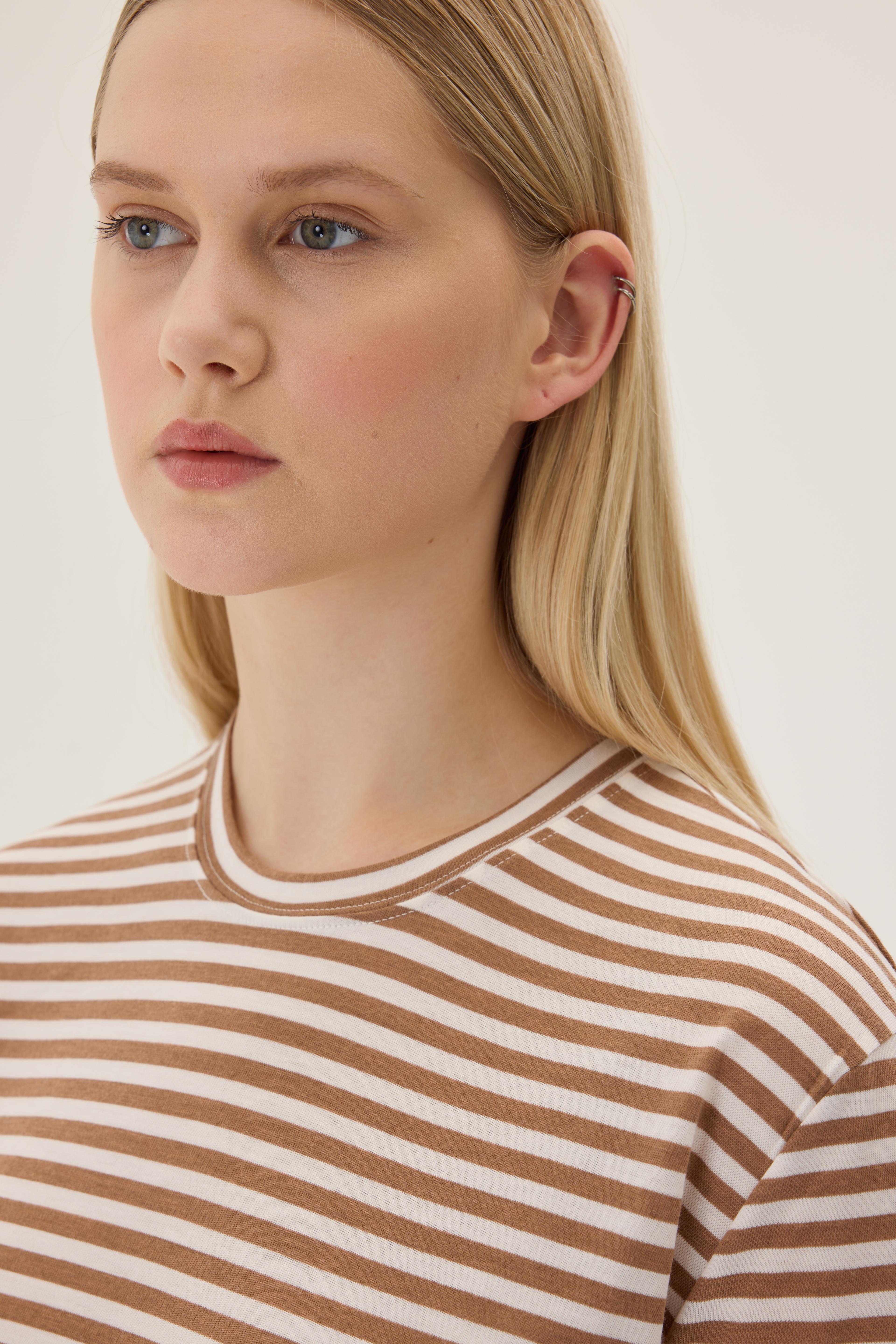 Striped Basic T-shirt - brown-white