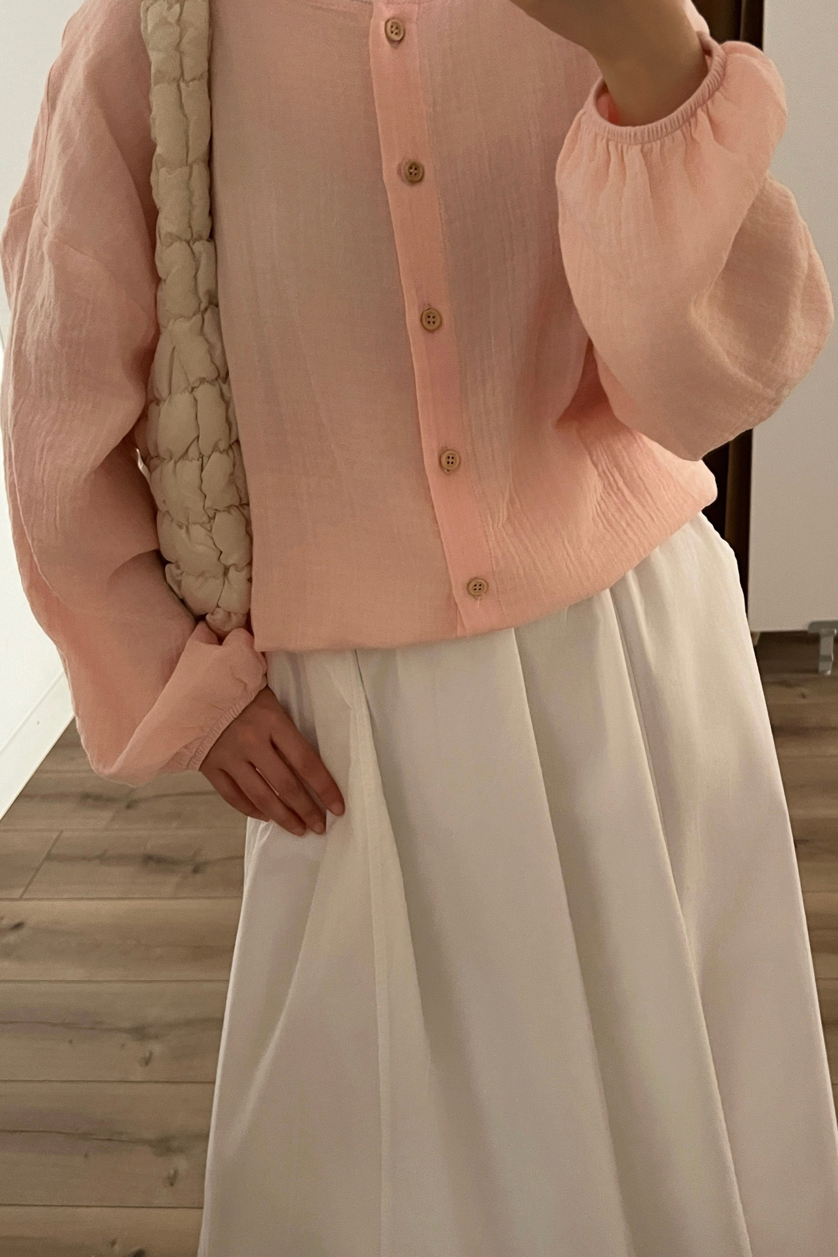 Ahşap düğmeli müslin gömlek  - pale pink