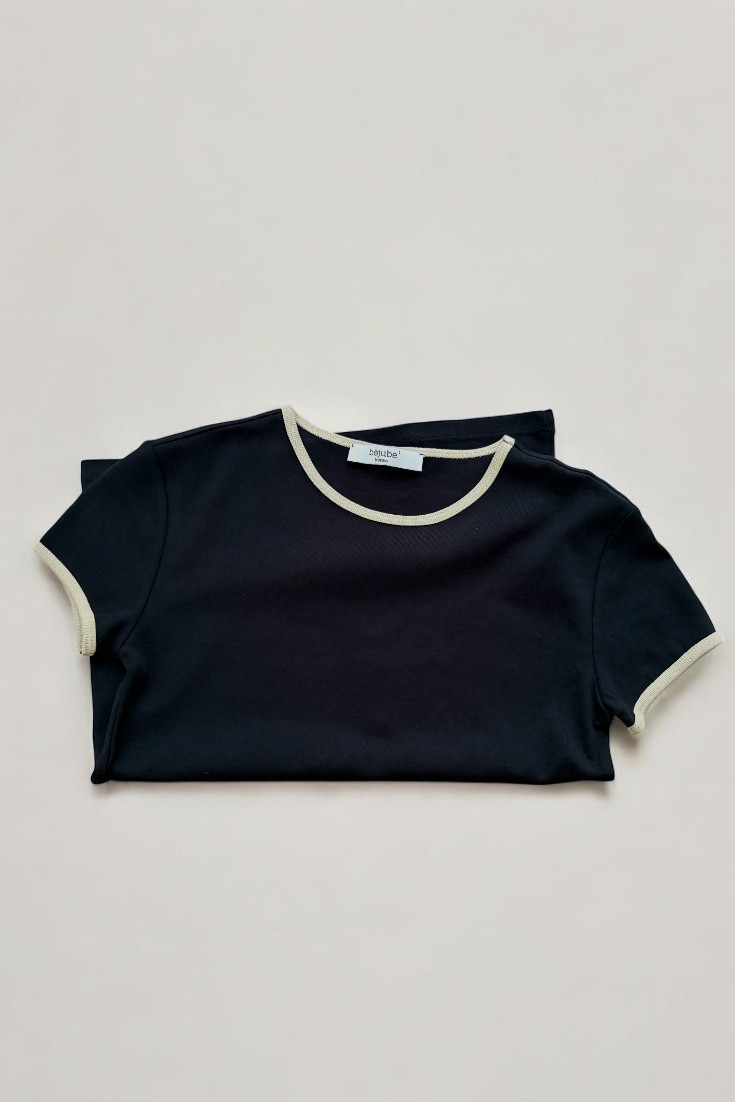 Kontrast detaylı kısa kollu t-shirt